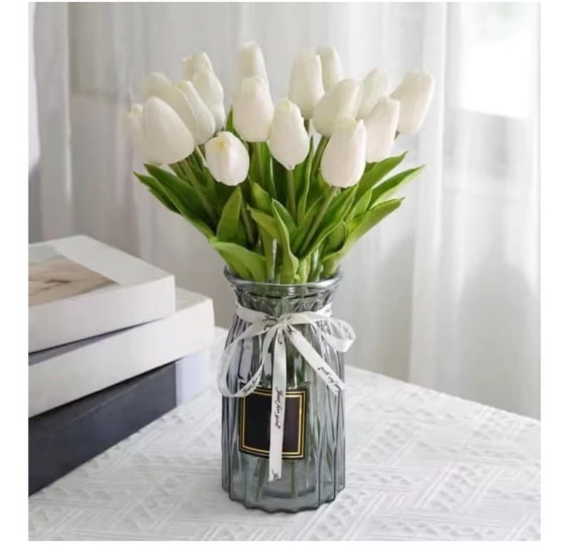 HIMUTAIN 20-Piece Artificial White Tulip Bouquet with Gift Box and Ribbon - Thumbnail 3