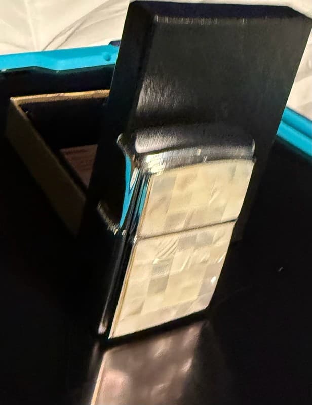 Zippo Mother of Pearl Checkerboard Lighter 2002 High Polish Chrome with Box - Thumbnail 4