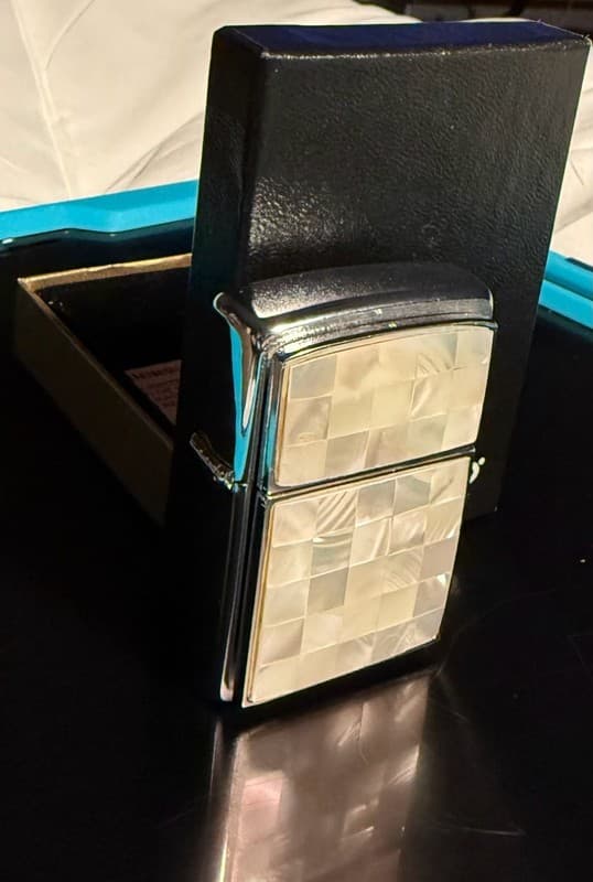 Zippo Mother of Pearl Checkerboard Lighter 2002 High Polish Chrome with Box - Thumbnail 3
