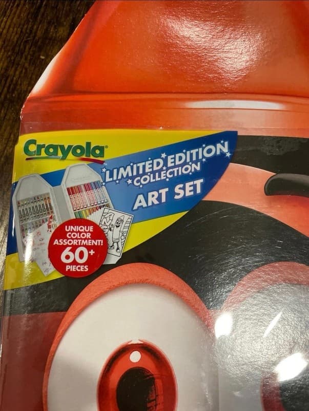 Crayola Red Limited Edition Art Case 04-0778 - Thumbnail 5