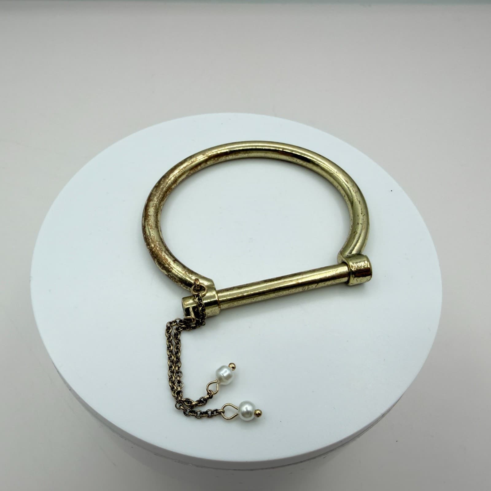 Vintage Gold Tone Shackle Bangle Bracelet Faux Pearl Charm Accent Dainty Link - Thumbnail 2