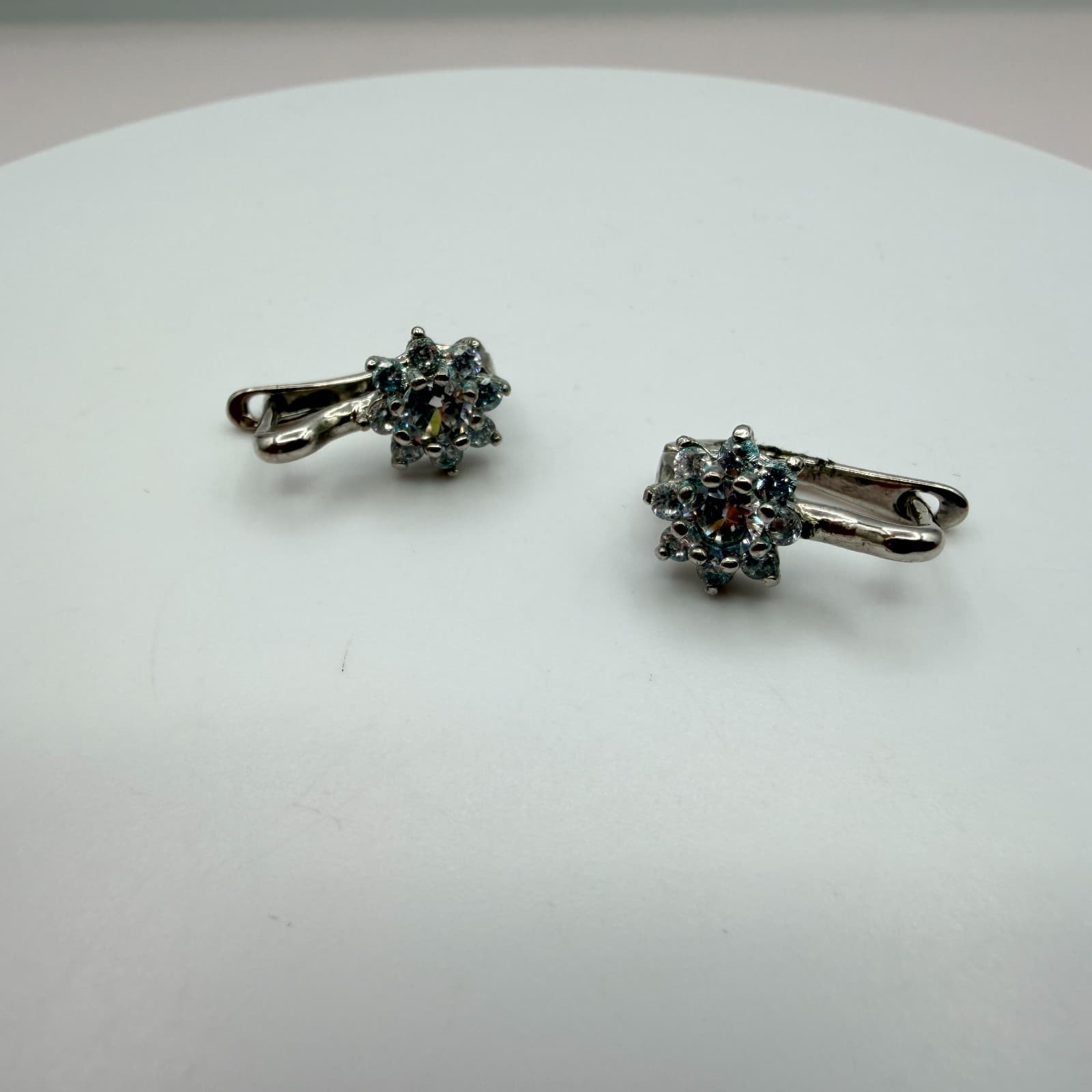 Vintage Silver Tone Leverback Huggie Earrings Lot 2 Pairs Rhinestone Flower 90s - Thumbnail 6