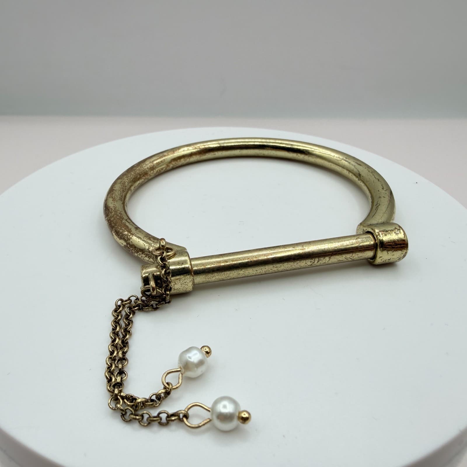 Vintage Gold Tone Shackle Bangle Bracelet Faux Pearl Charm Accent Dainty Link - Thumbnail 4