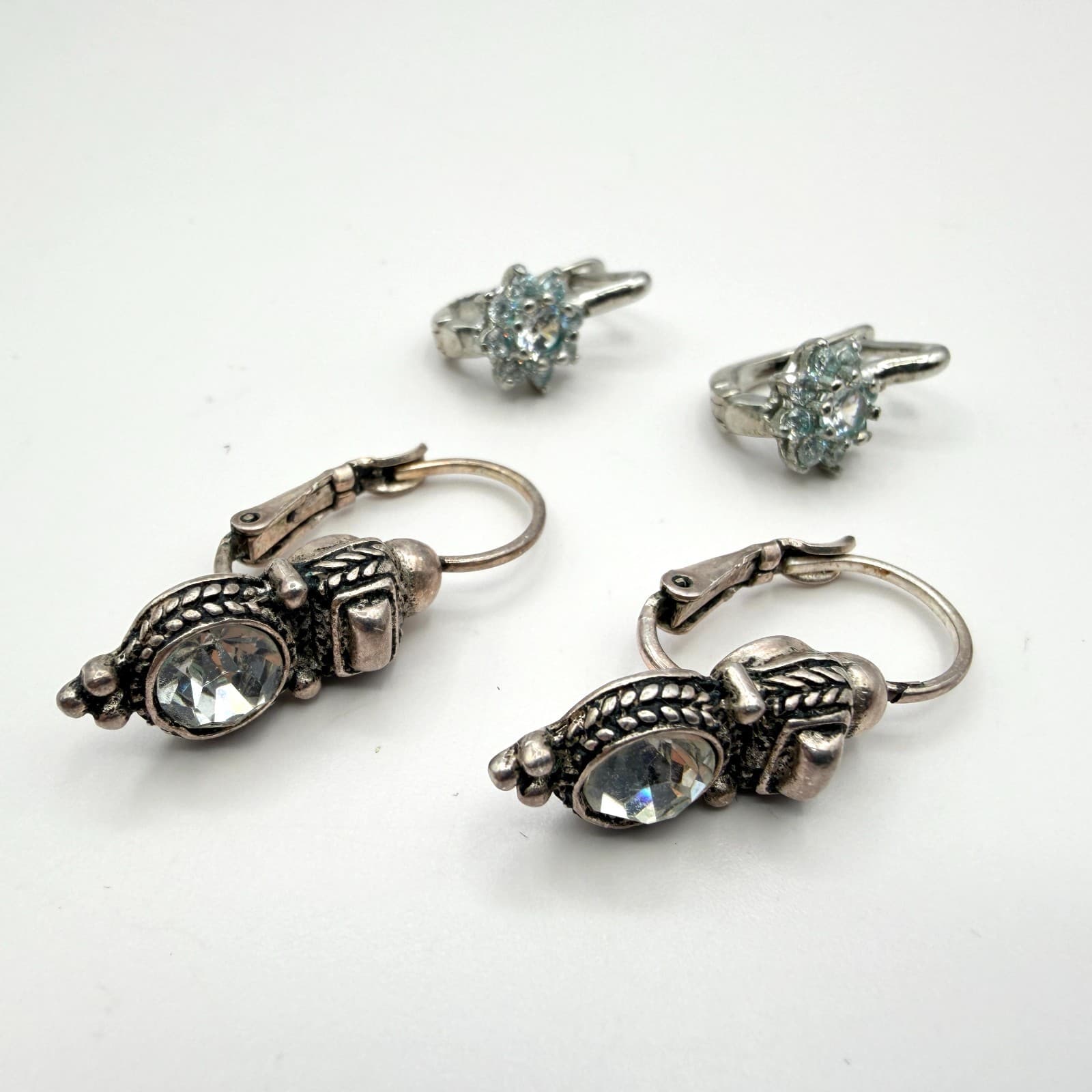 Vintage Silver Tone Leverback Huggie Earrings Lot 2 Pairs Rhinestone Flower 90s - Thumbnail 2