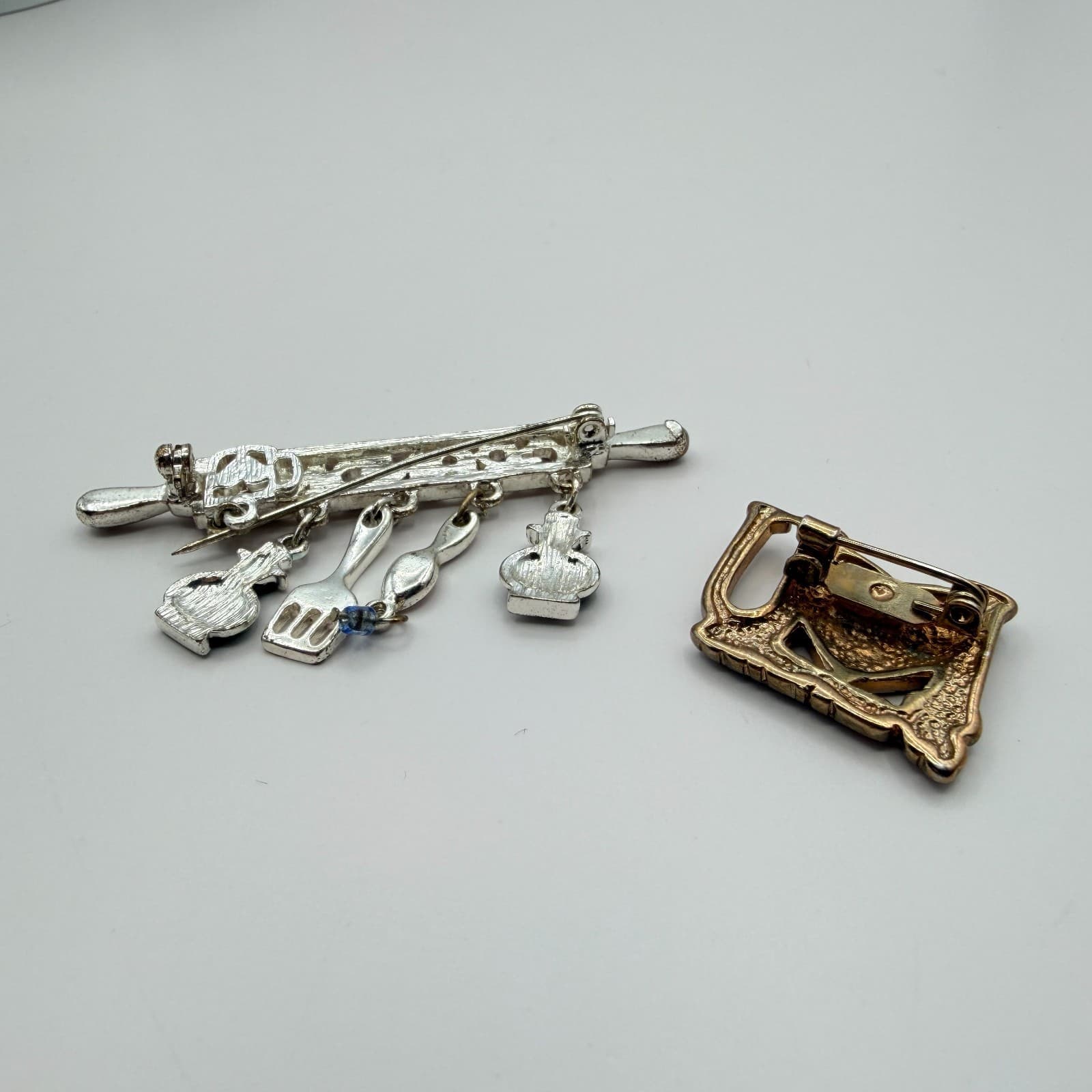 Vintage Silver Tone Grandma Brooch Pin Lot 2pc Rolling Pin Kitchen Love Charms - Thumbnail 2