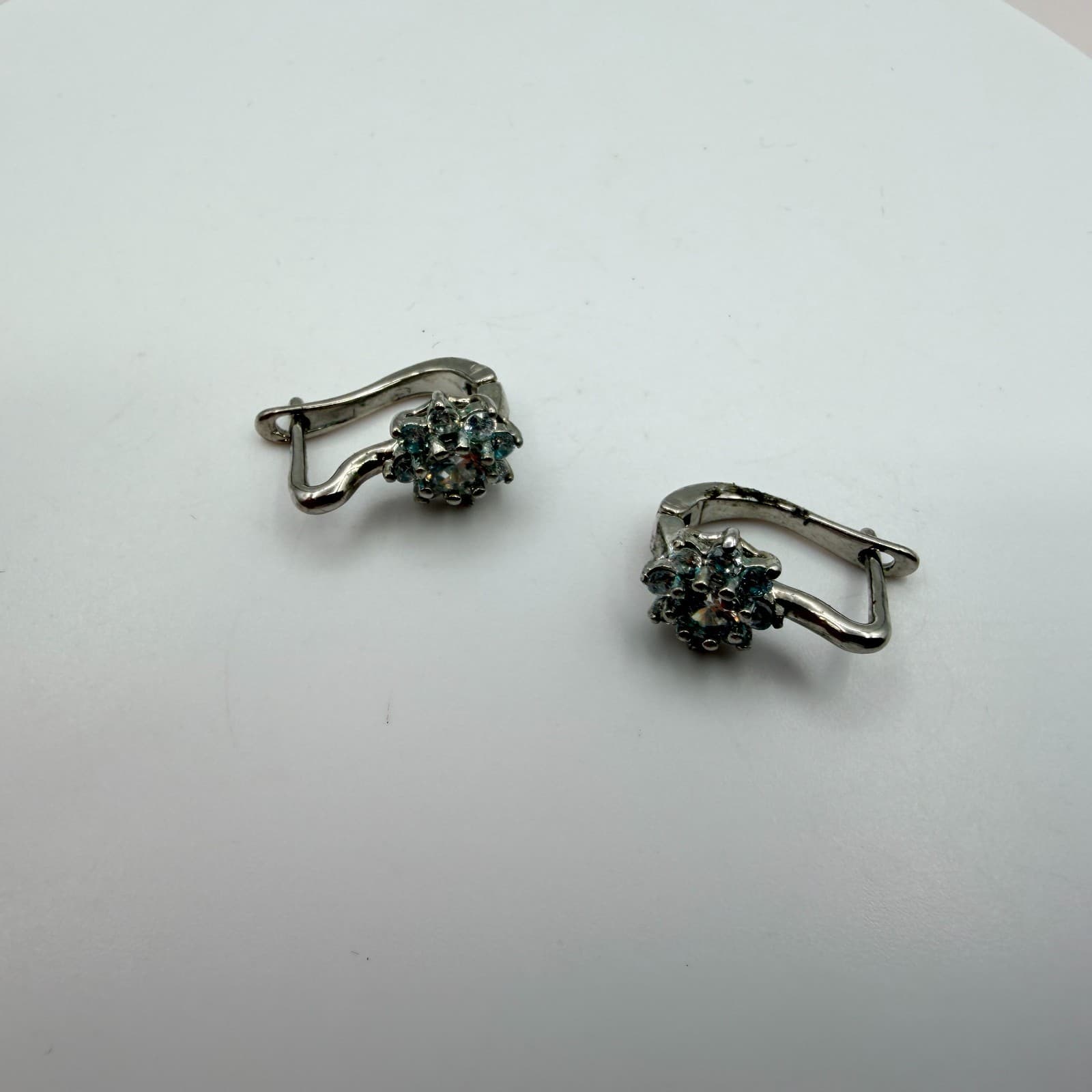 Vintage Silver Tone Leverback Huggie Earrings Lot 2 Pairs Rhinestone Flower 90s - Thumbnail 7