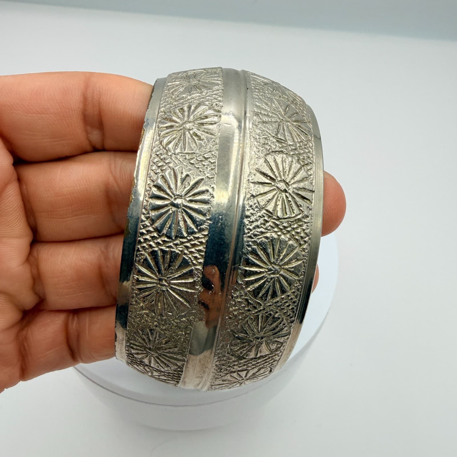 Vintage Silver Tone Wide Bangle Bracelet Etched Starburst Floral Geometric Boho - Thumbnail 7