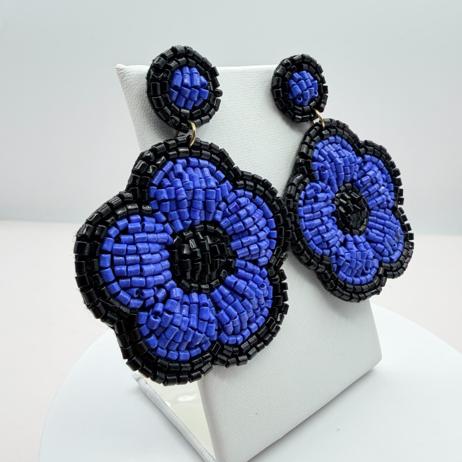 Vintage Beaded Flower Drop Earrings Lot 2 Pairs Red Blue Black Seed Bead Floral - Thumbnail 6