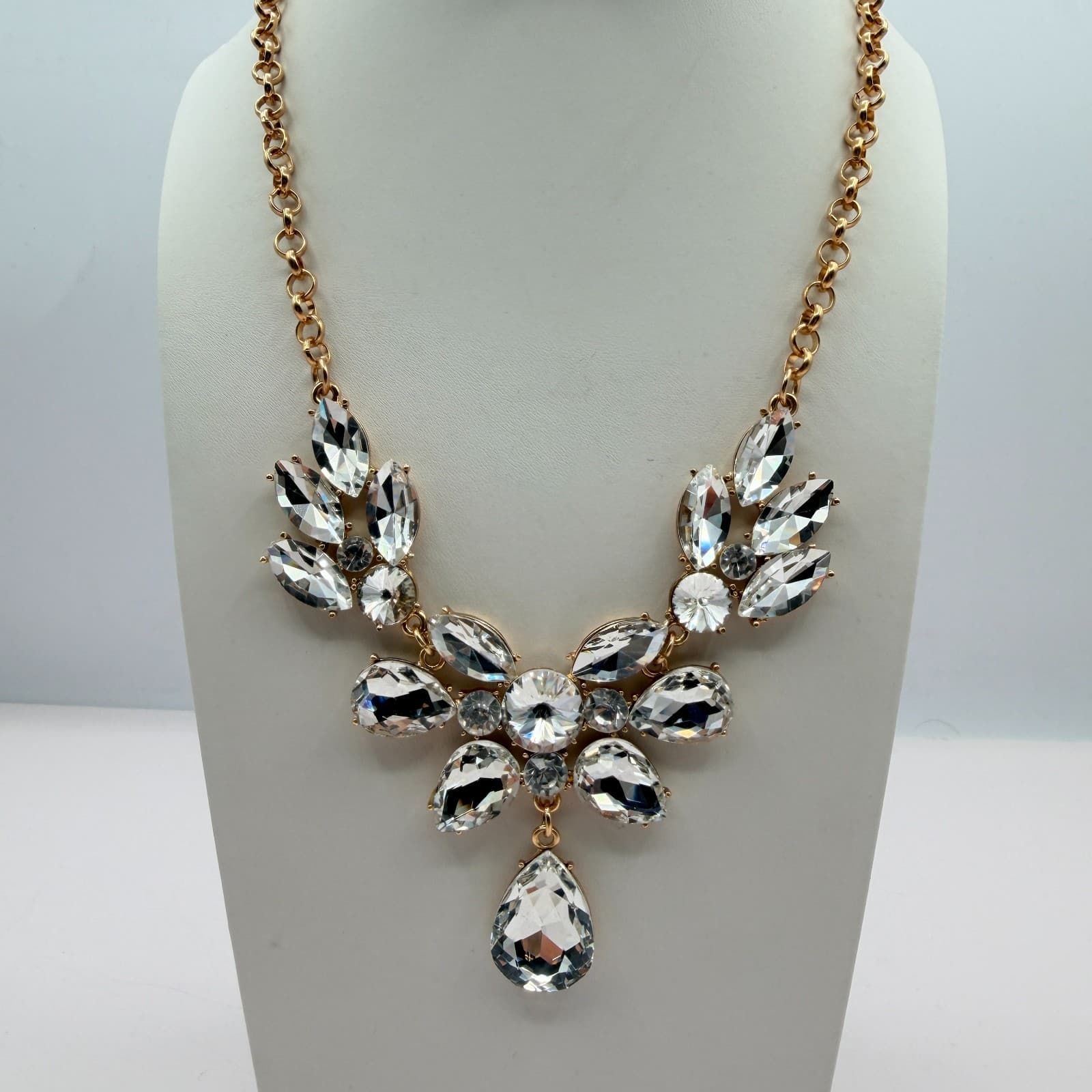 Vintage Gold Tone Rhinestone Statement Jewelry Set Necklace Drop Earrings Bridal - Thumbnail 4