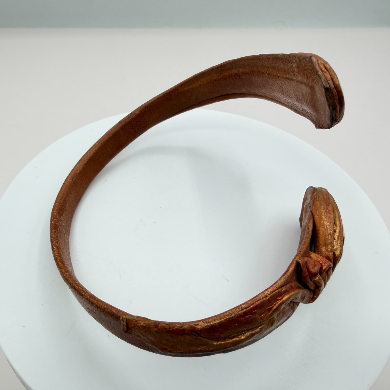 Vintage Brown Leather Cuff Bracelet Shell Inlay Open Bypass Torque Statement 90s - Thumbnail 4
