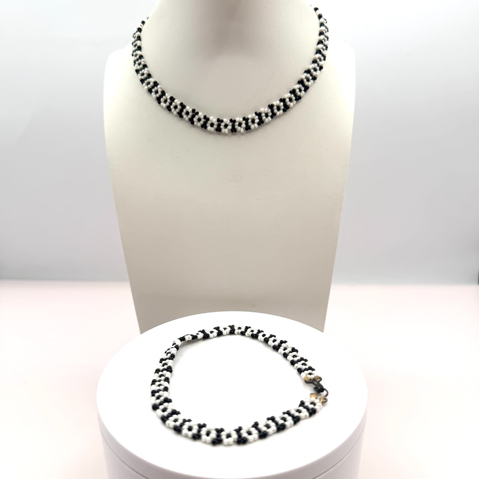 Vintage Black White Seed Bead Jewelry Set Choker Necklace Daisy Chain Bracelet
