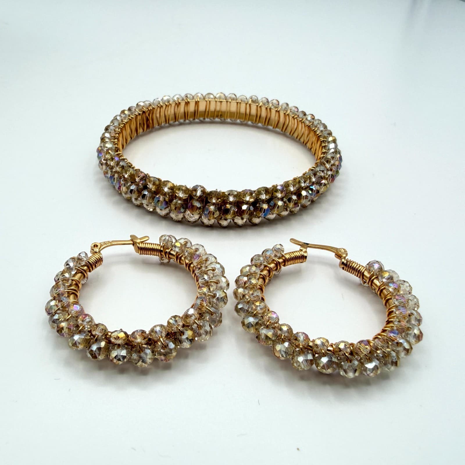 Vintage Gold Tone Beaded Jewelry Set Wire Wrapped Bangle Hoop Earrings Y2K Boho