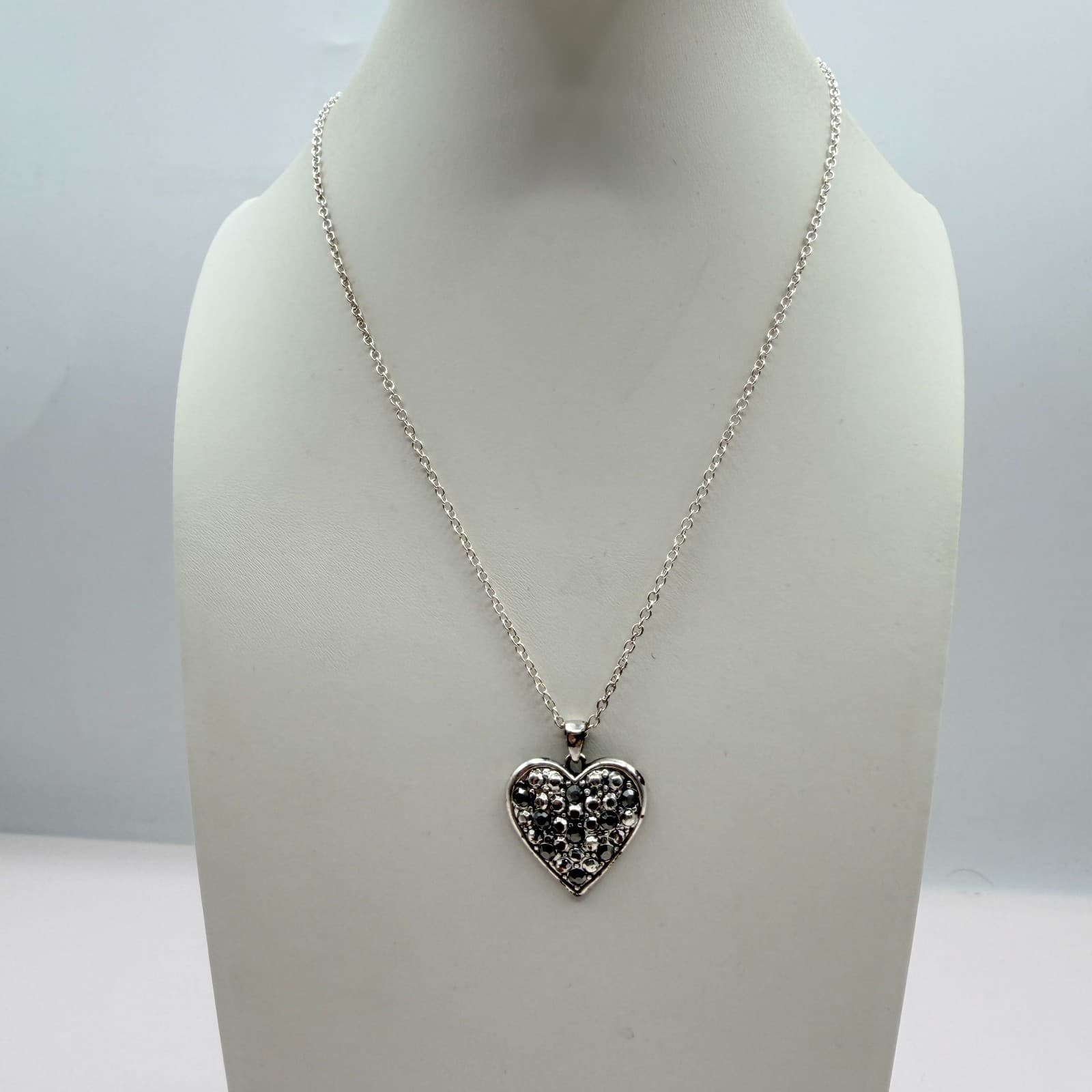 Vintage Silver Tone Black Rhinestone Pave Heart Pendant Necklace Dainty Chain - Thumbnail 3