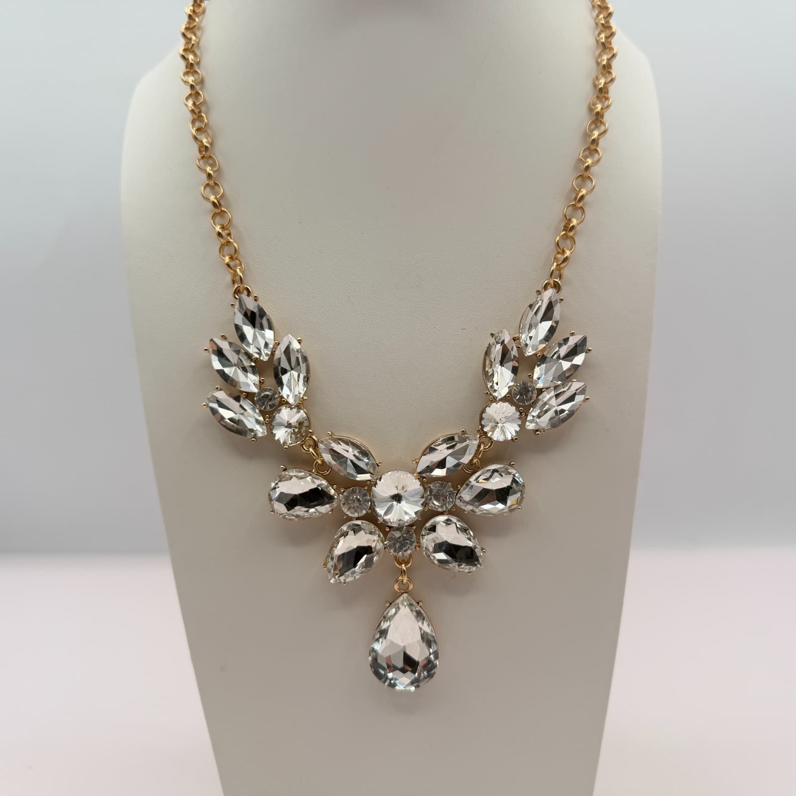 Vintage Gold Tone Rhinestone Statement Jewelry Set Necklace Drop Earrings Bridal - Thumbnail 7