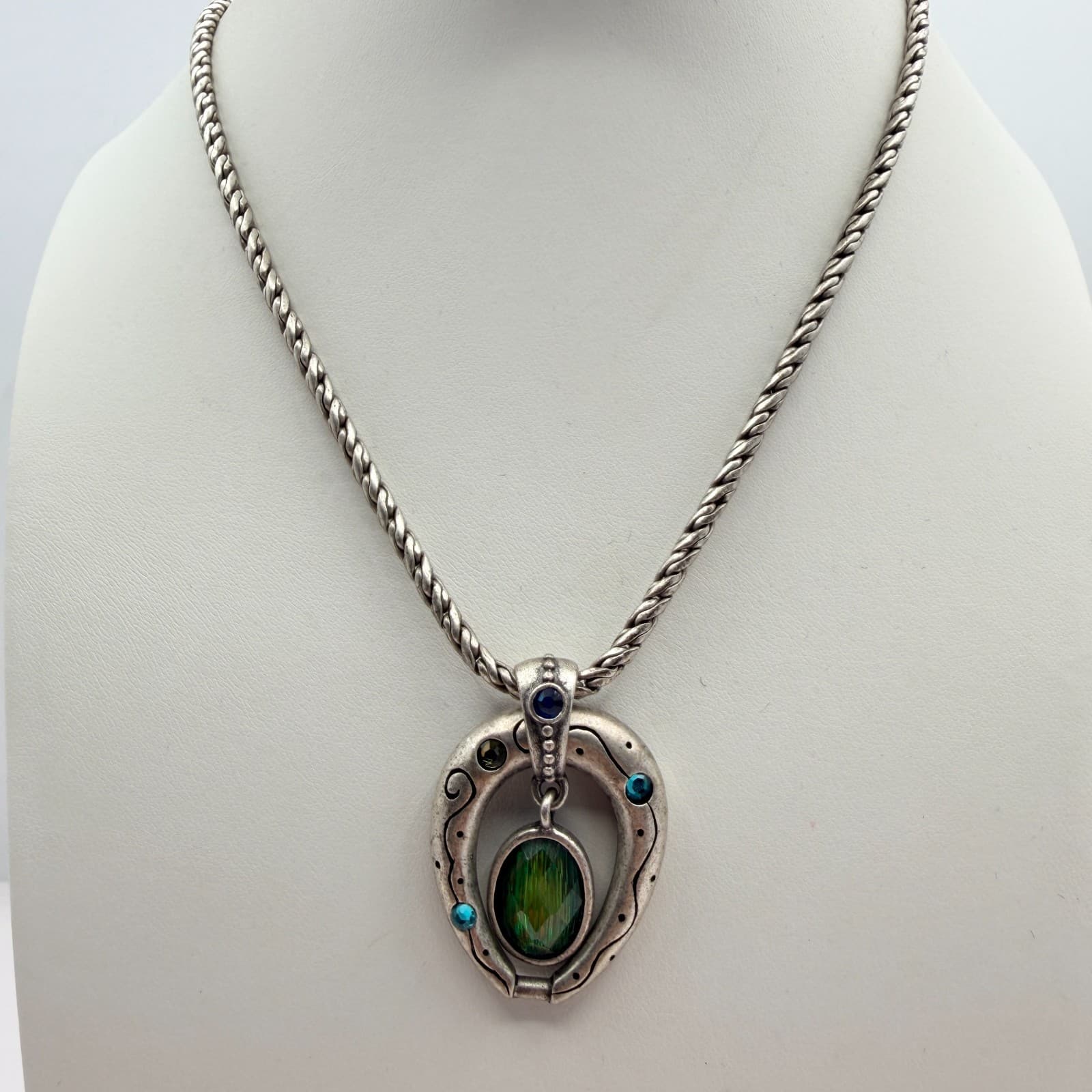 Vintage Silver Tone Horseshoe Pendant Necklace Blue Green Rhinestone Textured - Thumbnail 3