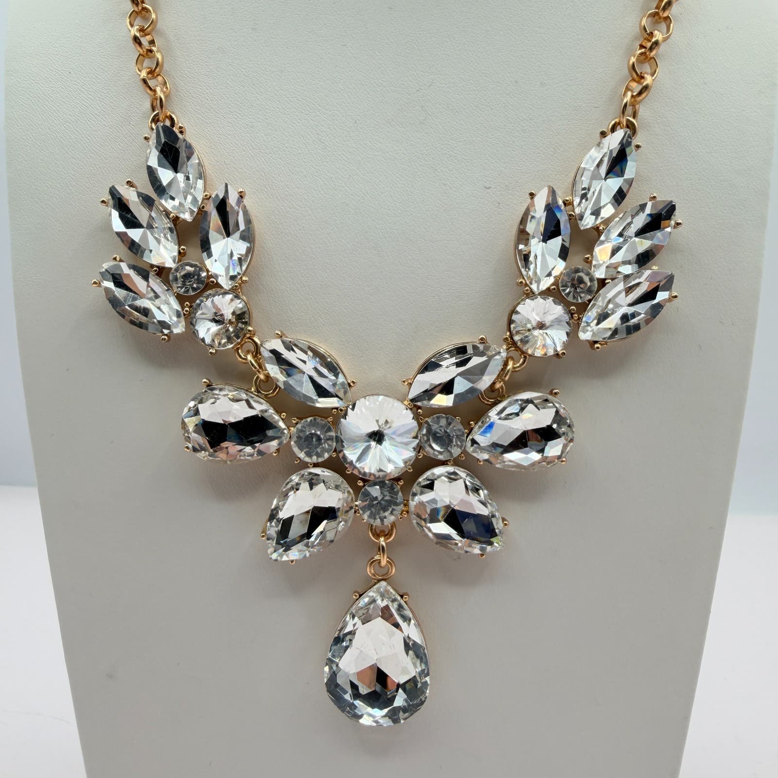 Vintage Gold Tone Rhinestone Statement Jewelry Set Necklace Drop Earrings Bridal - Thumbnail 2