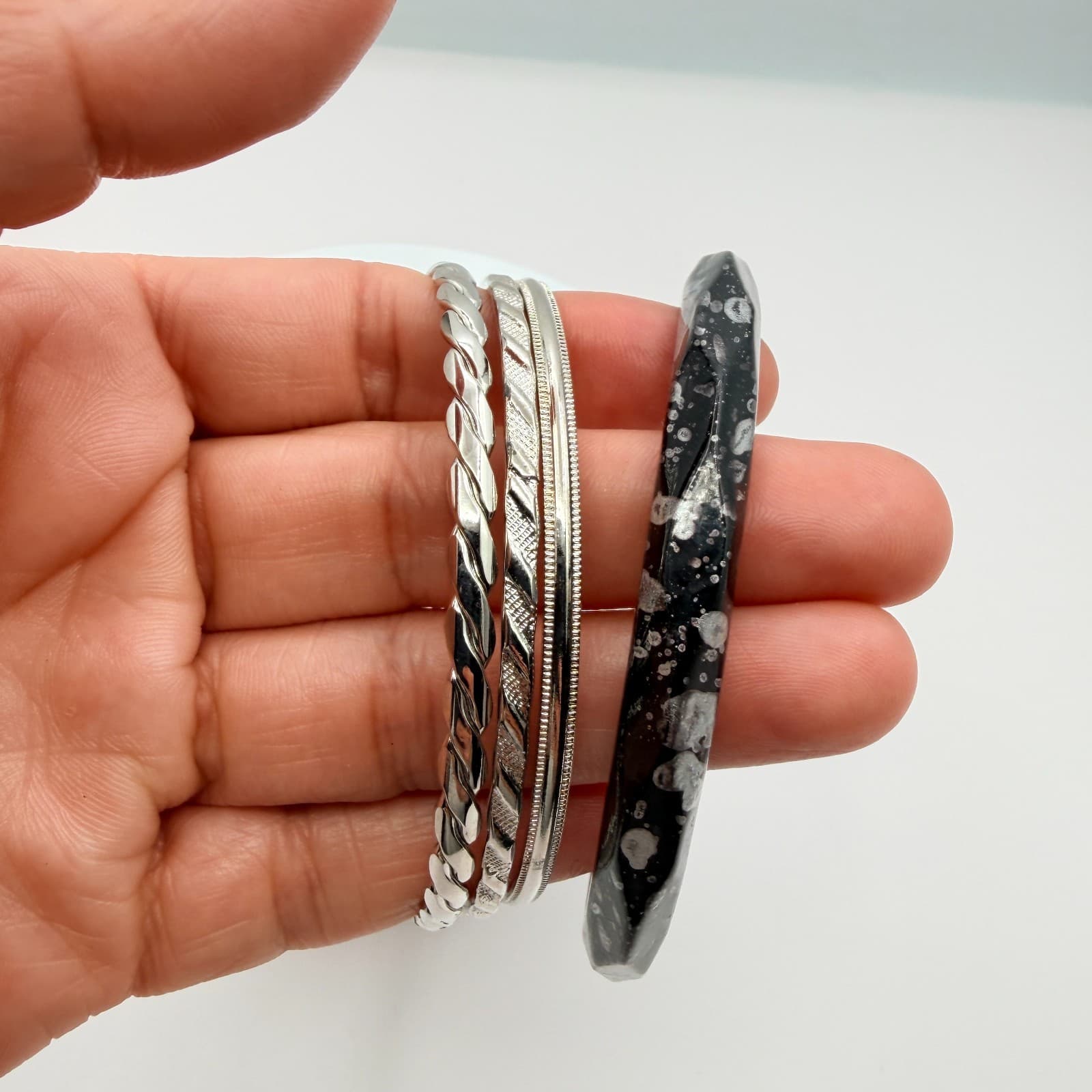 Vintage Silver Tone Bangle Bracelet Lot 5 Pieces Textured Twisted Stackable Boho - Thumbnail 7