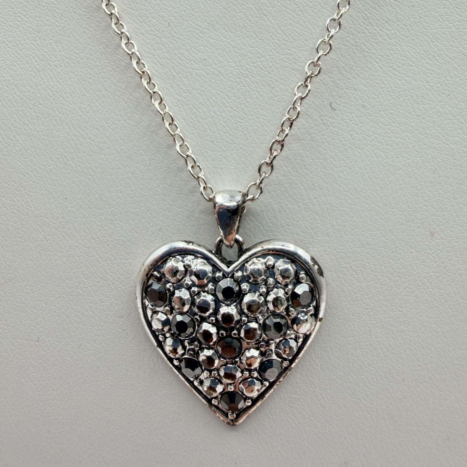 Vintage Silver Tone Black Rhinestone Pave Heart Pendant Necklace Dainty Chain - Thumbnail 4