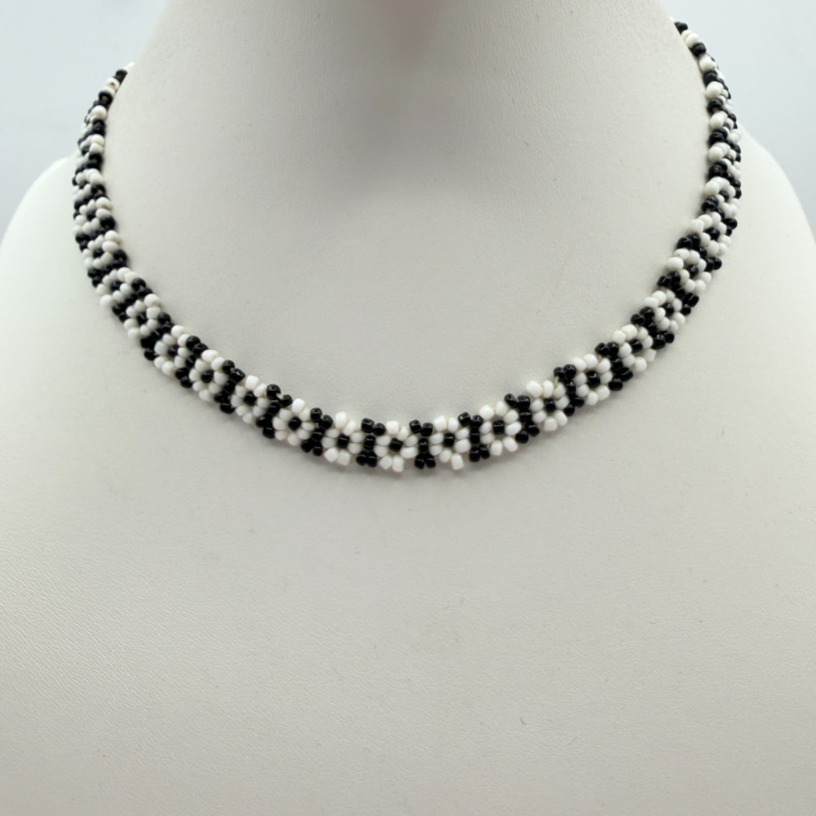 Vintage Black White Seed Bead Jewelry Set Choker Necklace Daisy Chain Bracelet - Thumbnail 3