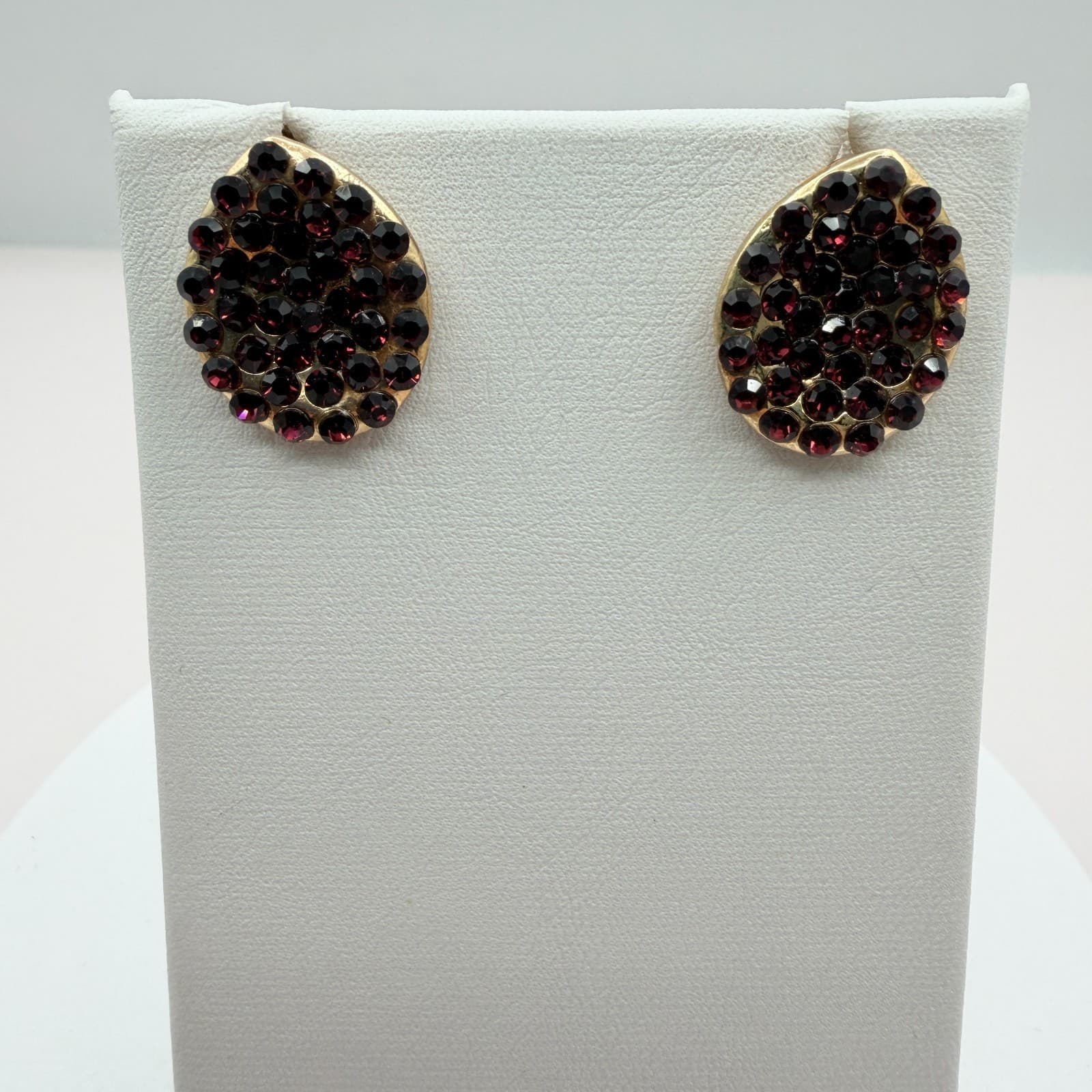 Vintage Gold Tone Red Rhinestone Cluster Stud Earrings Teardrop Pear Pave Retro - Thumbnail 4