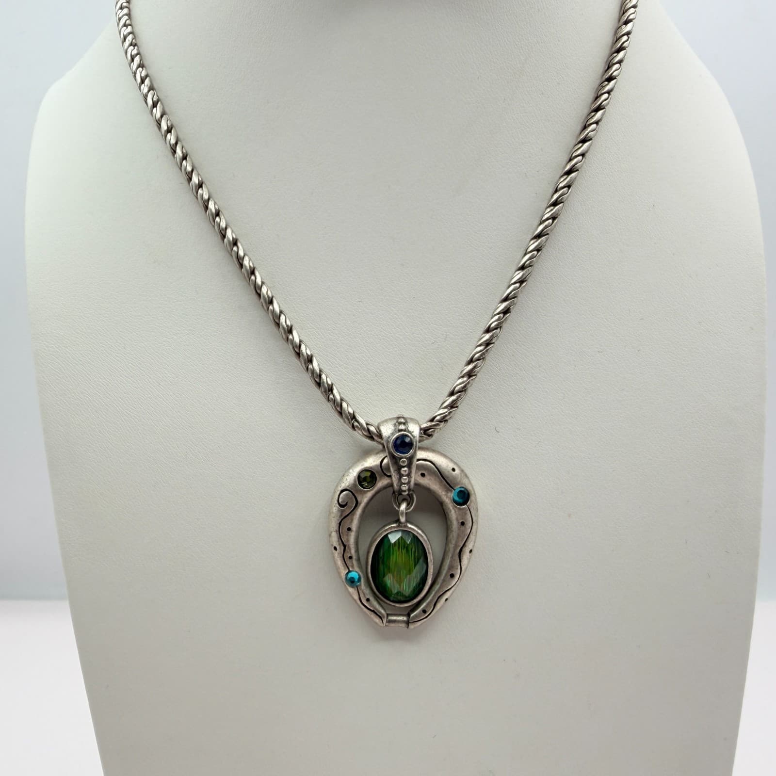 Vintage Silver Tone Horseshoe Pendant Necklace Blue Green Rhinestone Textured - Thumbnail 4