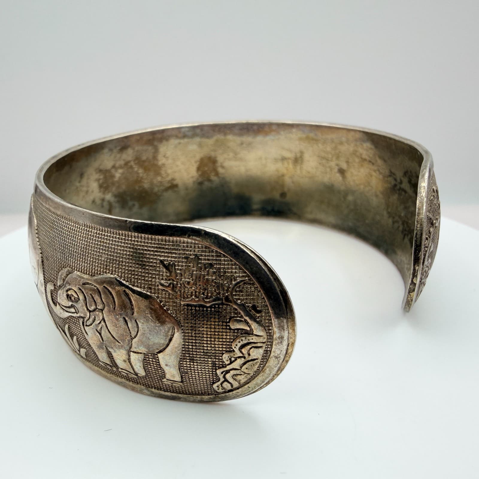 Vintage Silver Tone Elephant Cuff Bracelet Embossed Sun Motif Wide Bangle Ethnic - Thumbnail 6