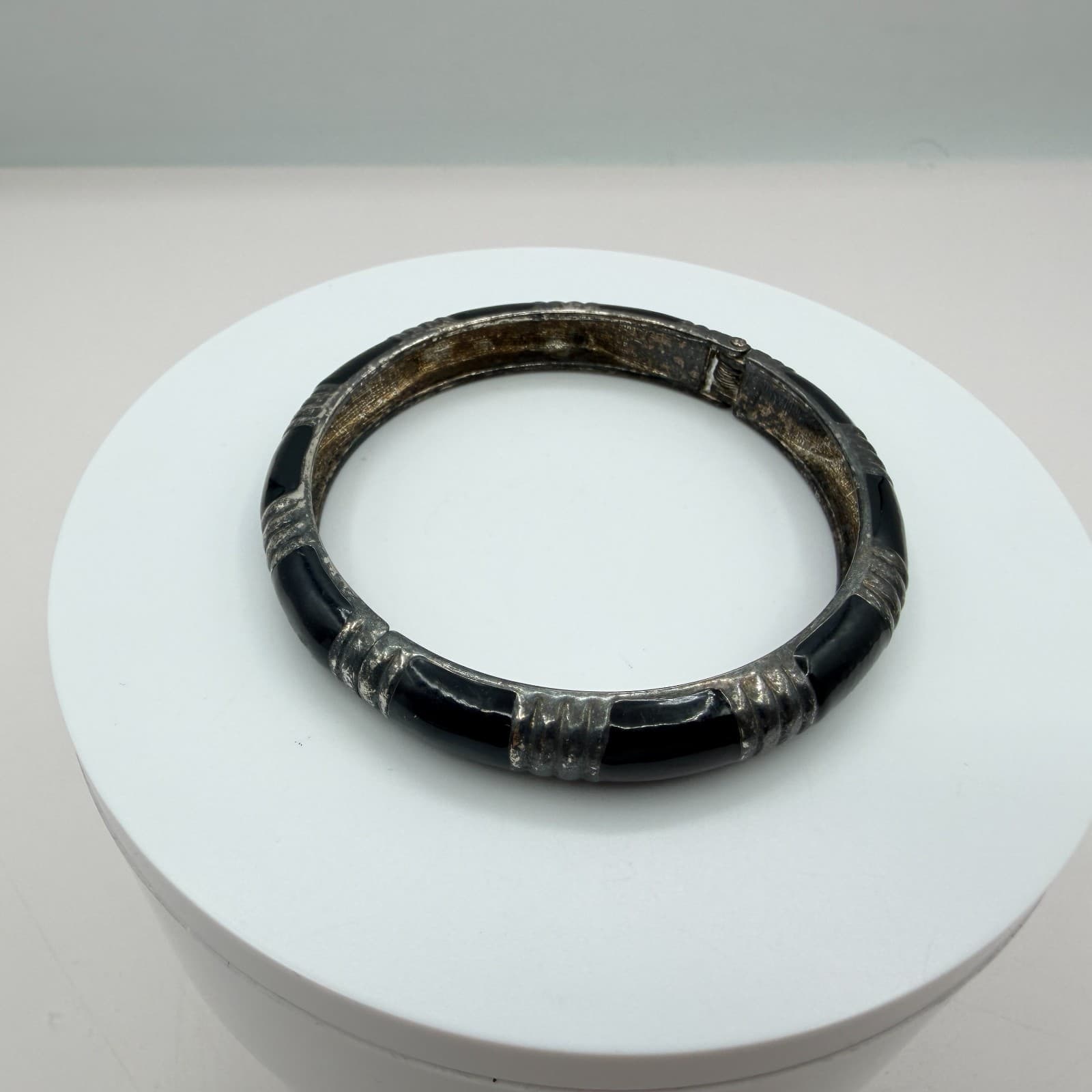 Vintage Silver Tone Clamper Bracelet Black Enamel Segmented Ribbed Hinged Bangle - Thumbnail 2