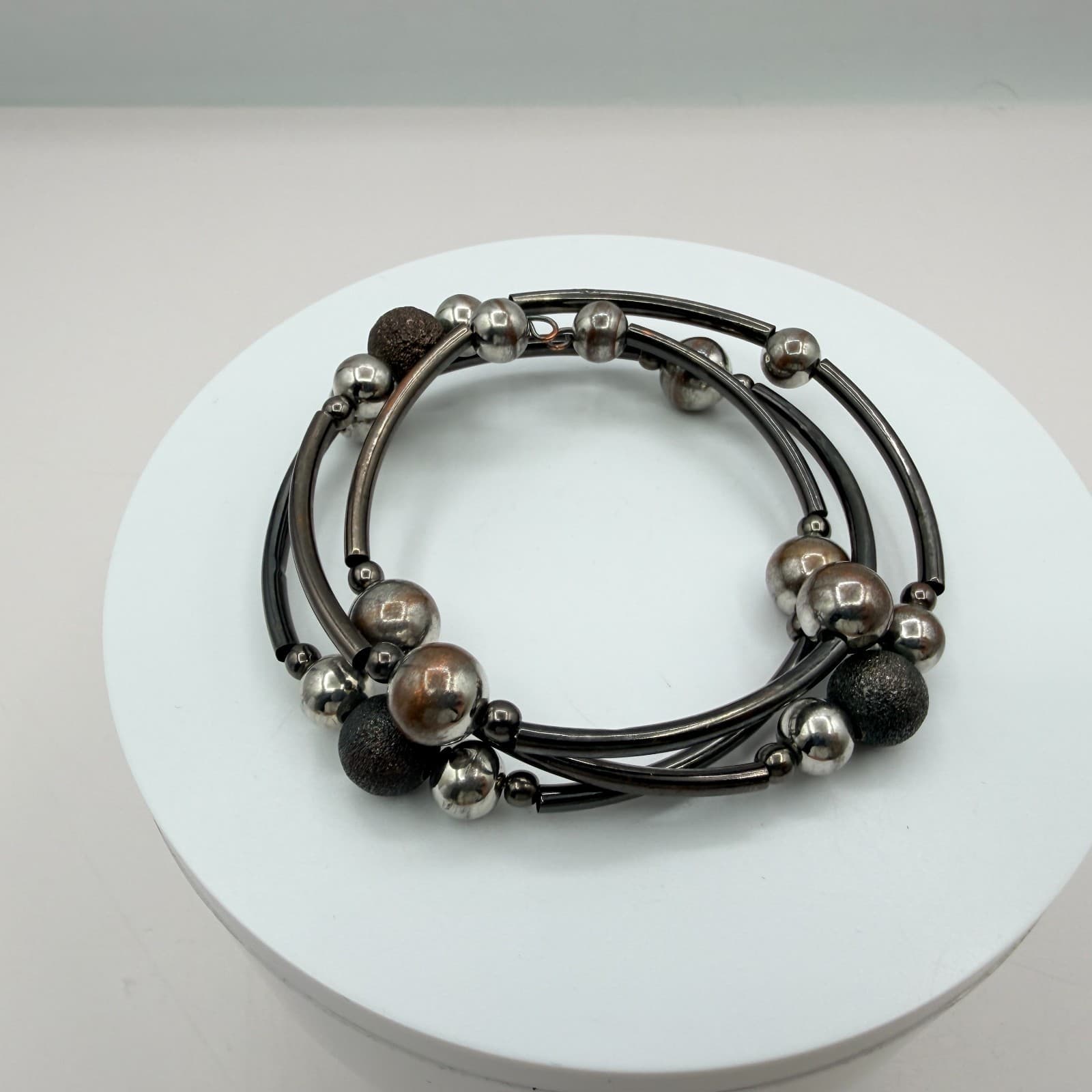 Vintage Gunmetal Silver Tone Memory Wire Bracelet Multi Layer Wrap Textured 90s - Thumbnail 2