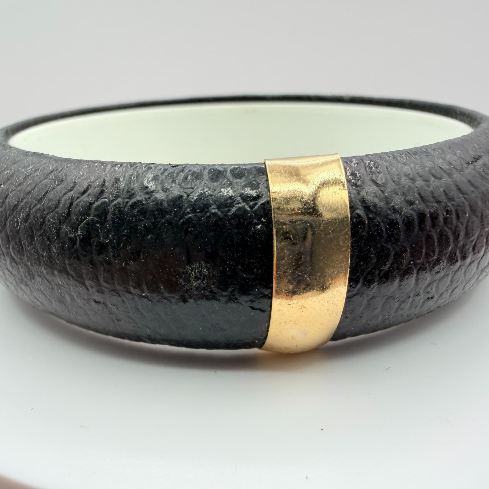 Vintage Black Faux Leather Bangle Bracelet Gold Tone Accent Chunky Statement 90s - Thumbnail 5