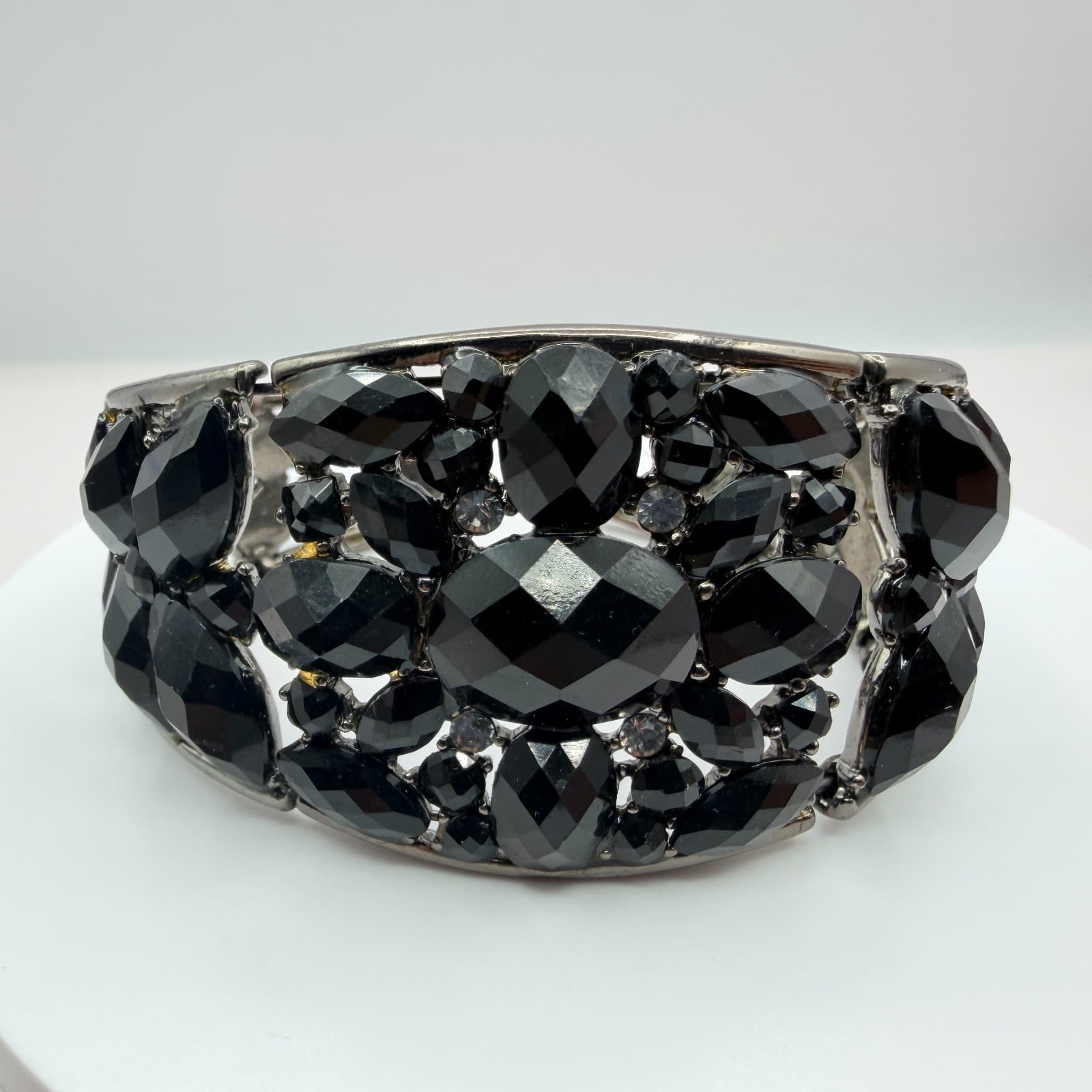 Vintage Gunmetal Tone Stretch Bracelet Black Cluster Rhinestone Wide Panel Retro - Thumbnail 2