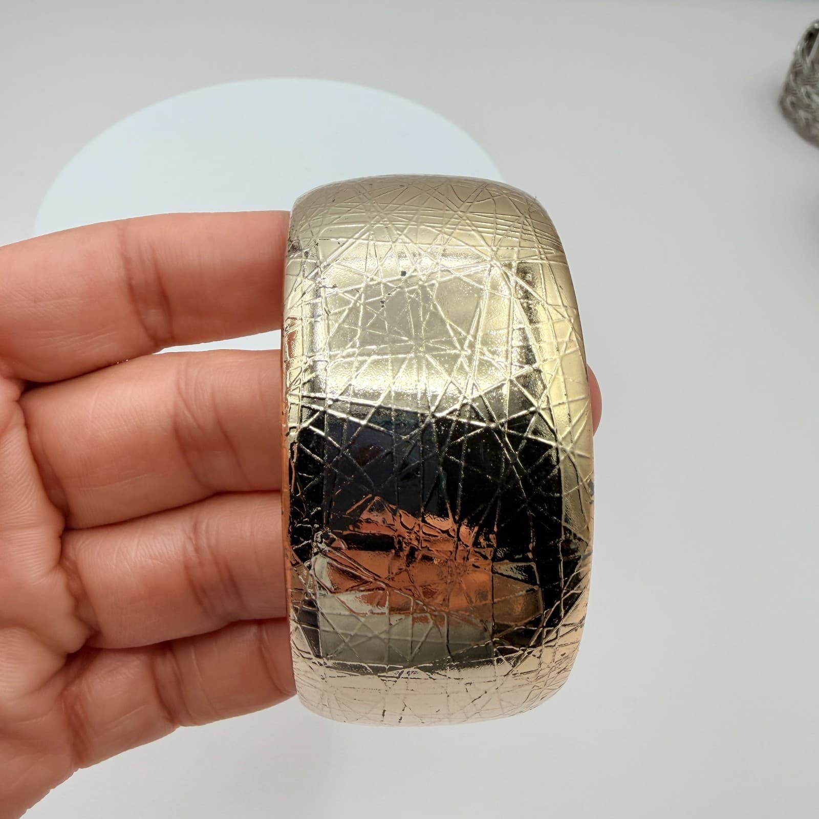 Vintage Gold Tone Bangle Bracelet Cross Hatch Textured Wide Chunky Statement 90s - Thumbnail 7