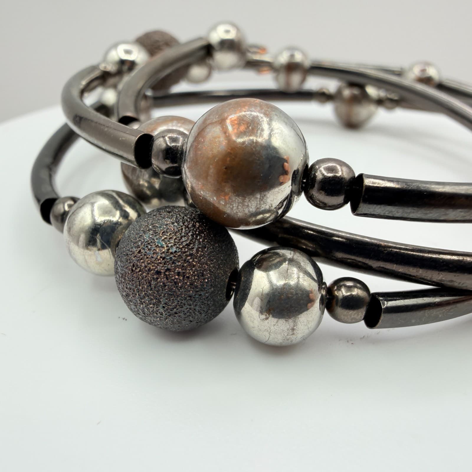 Vintage Gunmetal Silver Tone Memory Wire Bracelet Multi Layer Wrap Textured 90s - Thumbnail 4