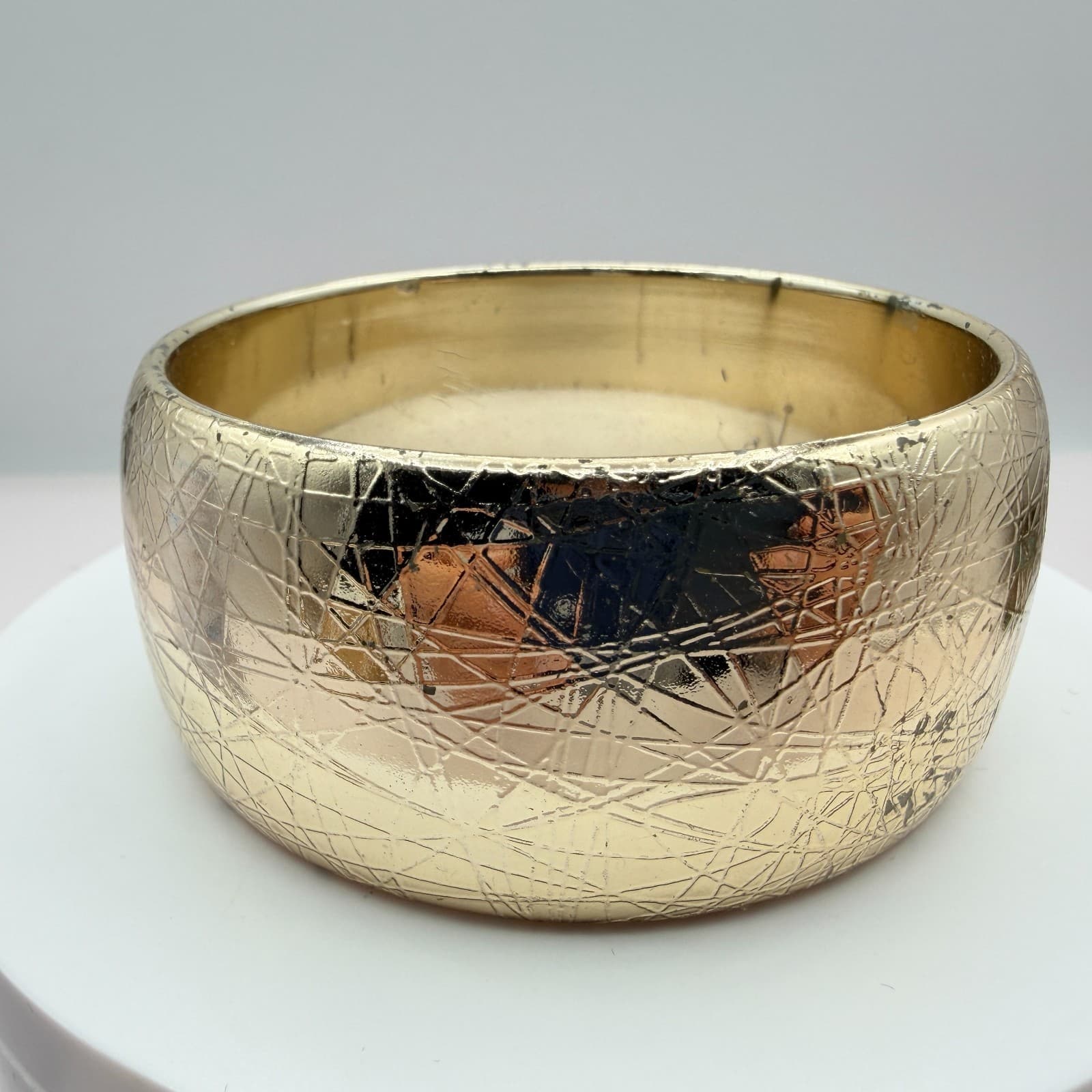 Vintage Gold Tone Bangle Bracelet Cross Hatch Textured Wide Chunky Statement 90s - Thumbnail 3
