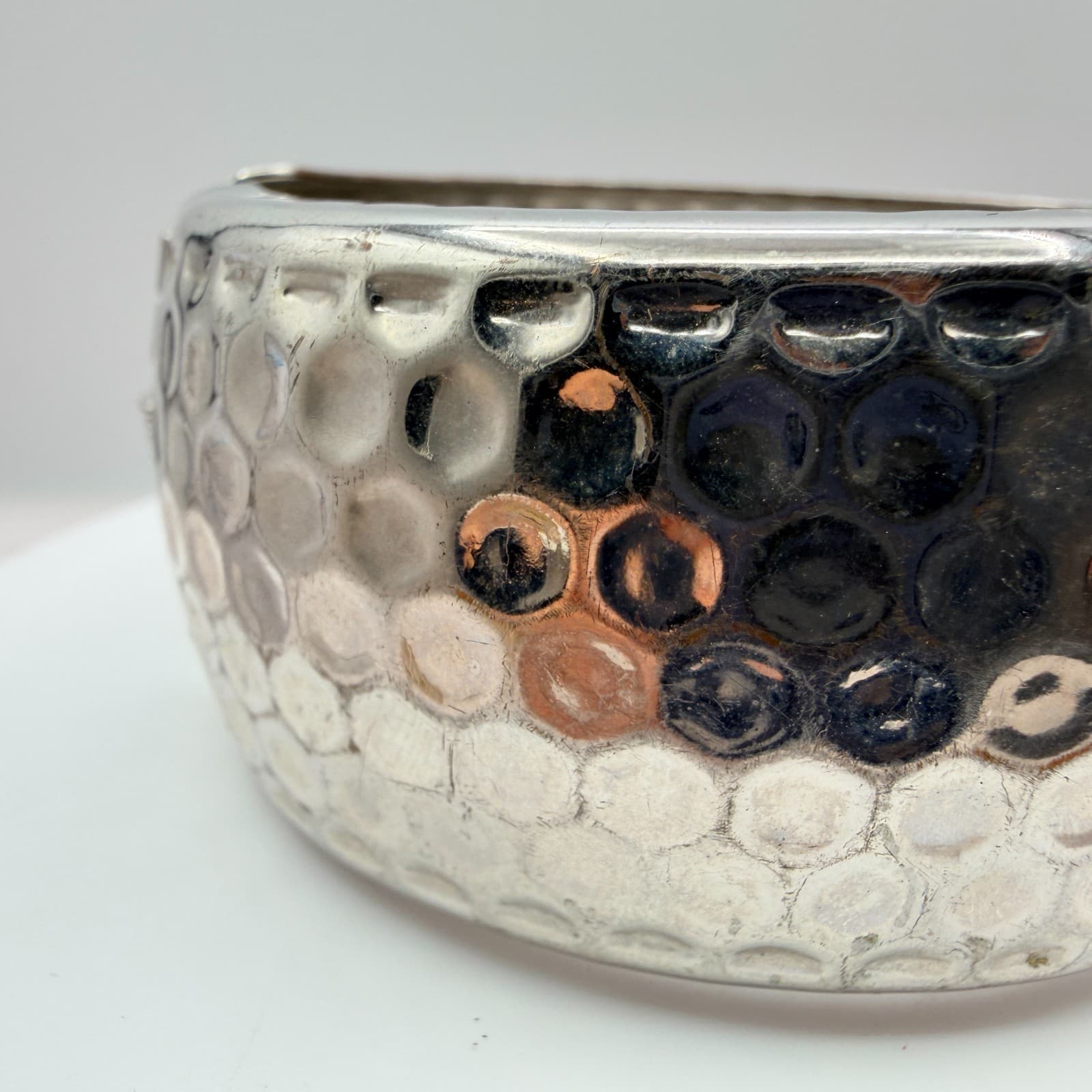 Vintage Silver Tone Clamper Bracelet Hammered Dimple Hinged Bangle Statement 90s - Thumbnail 5