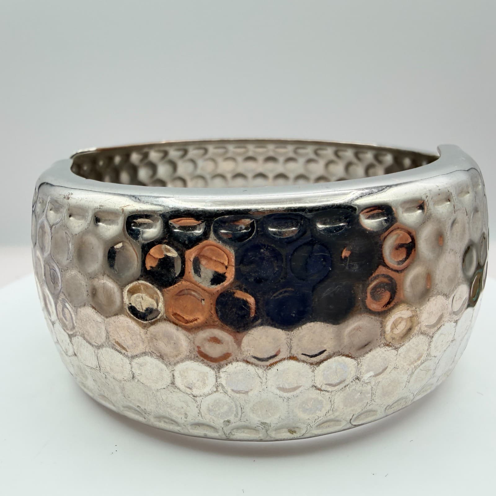 Vintage Silver Tone Clamper Bracelet Hammered Dimple Hinged Bangle Statement 90s - Thumbnail 4