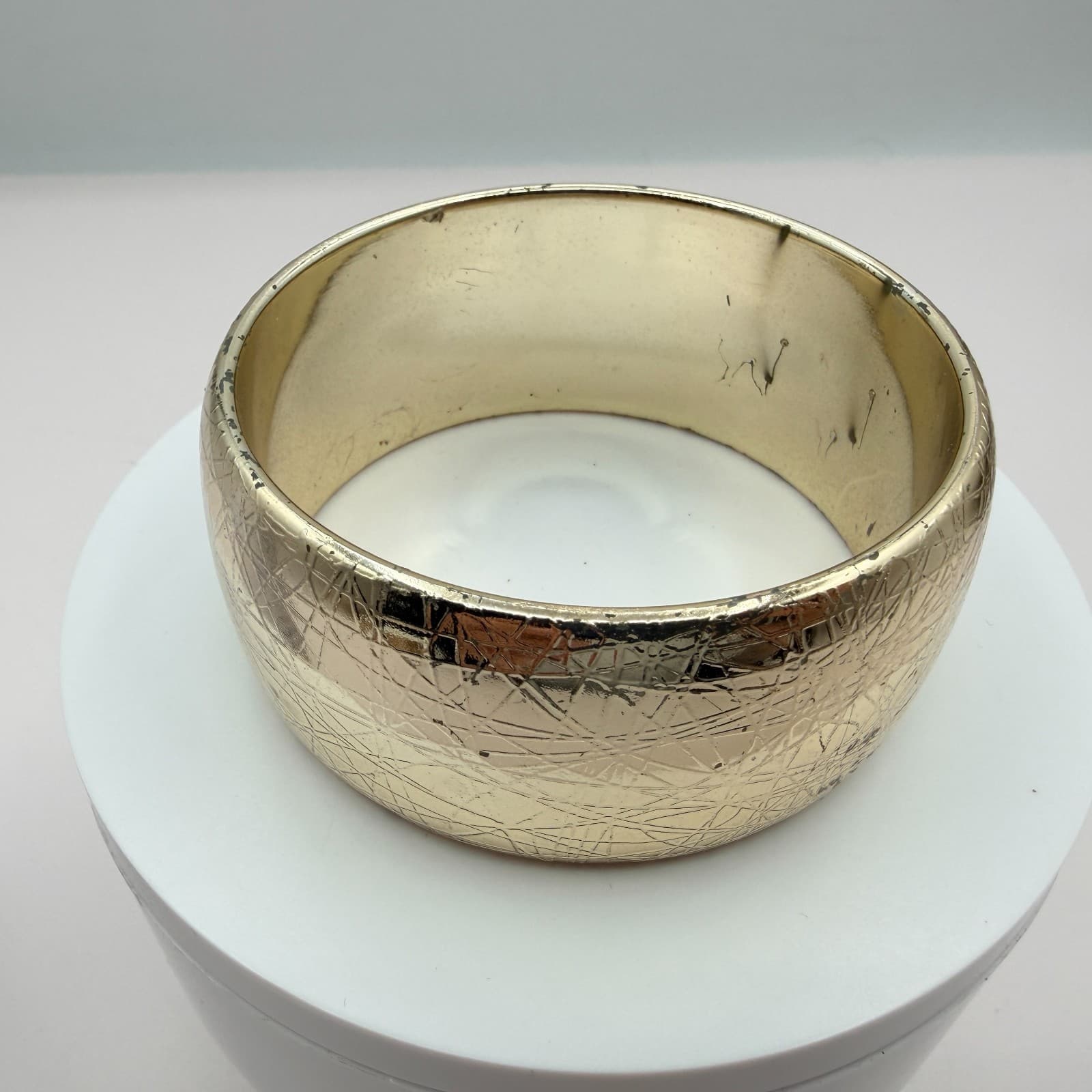 Vintage Gold Tone Bangle Bracelet Cross Hatch Textured Wide Chunky Statement 90s - Thumbnail 2