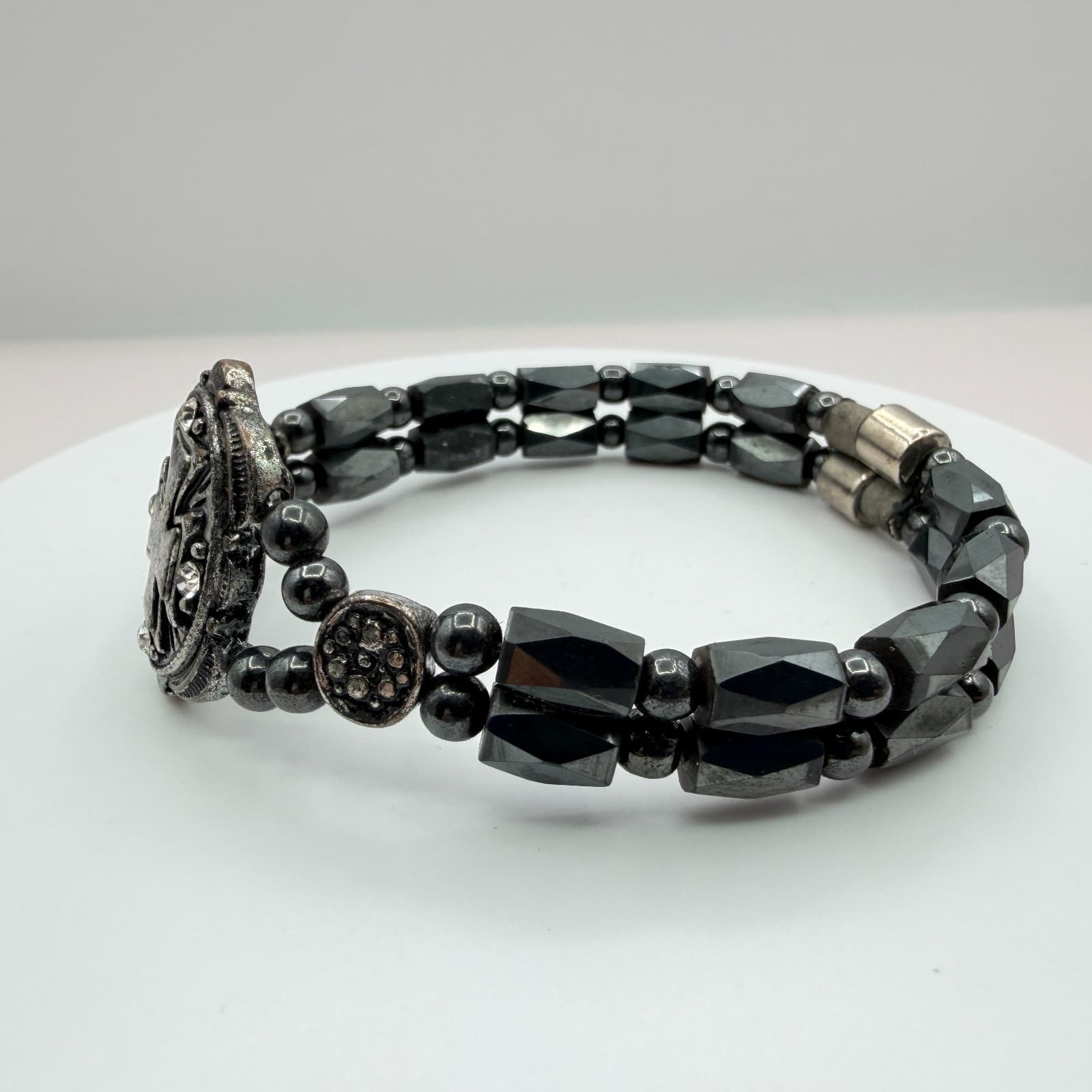 Vintage Hematite Tone Double Strand Stretch Bracelet Maltese Cross Goth Y2K 90s - Thumbnail 4