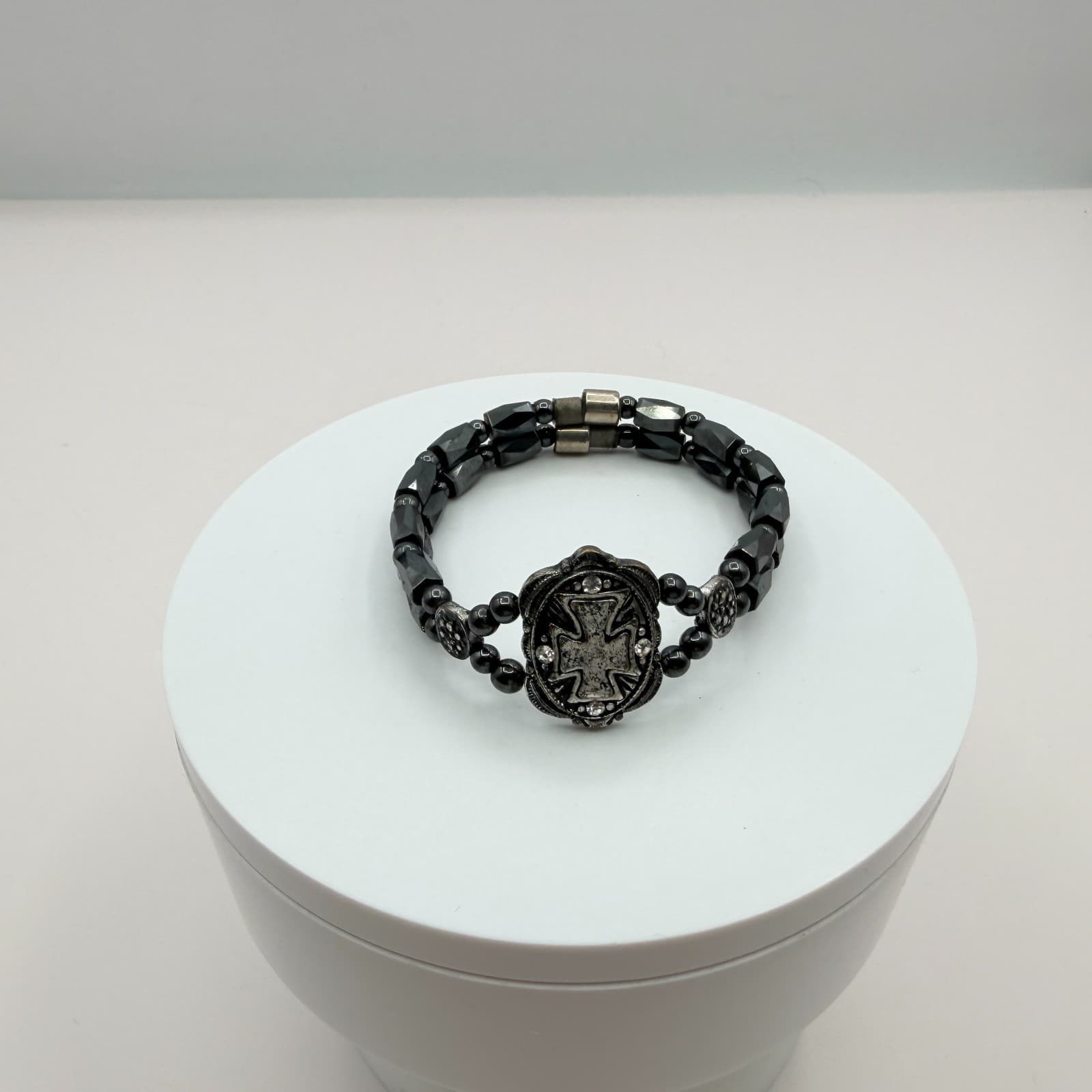 Vintage Hematite Tone Double Strand Stretch Bracelet Maltese Cross Goth Y2K 90s - Thumbnail 7