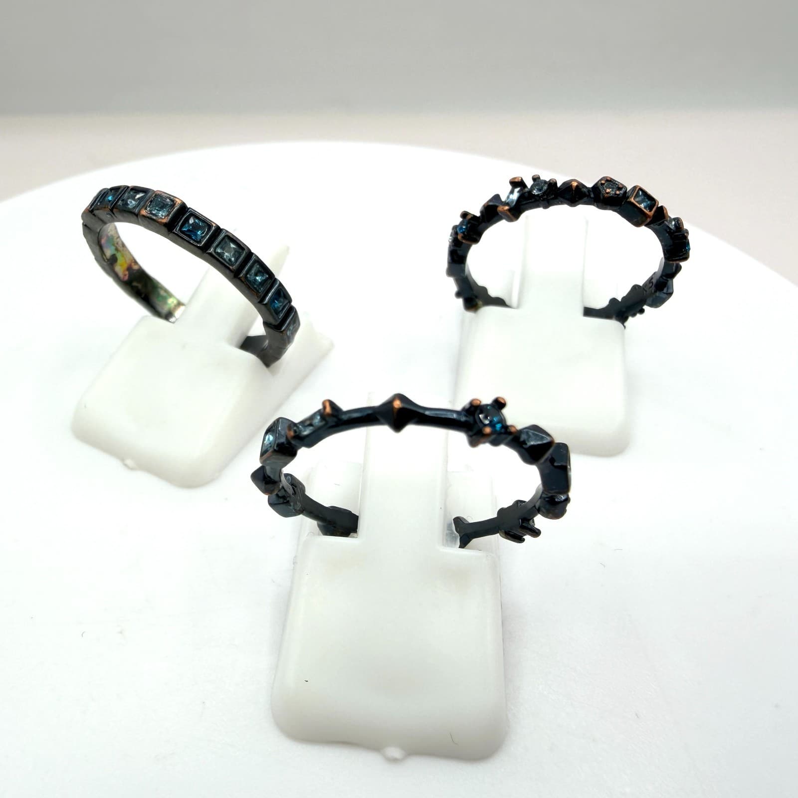 Vintage Black Tone Metal Ring Lot 3pc Blue Crystal Cluster Band Textured Stack - Thumbnail 2