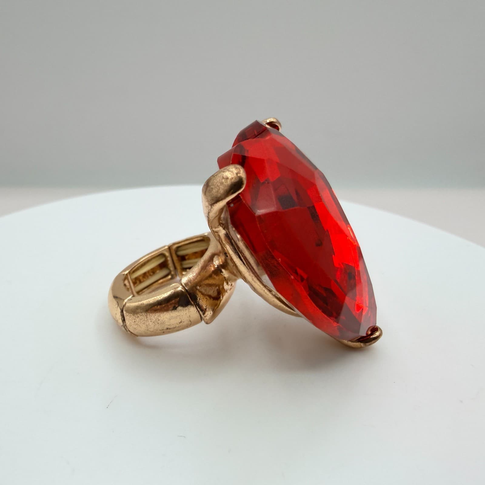 Vintage Gold Tone Red Crystal Heart Jewelry Set Ring Bracelet Post Stud Earrings - Thumbnail 11
