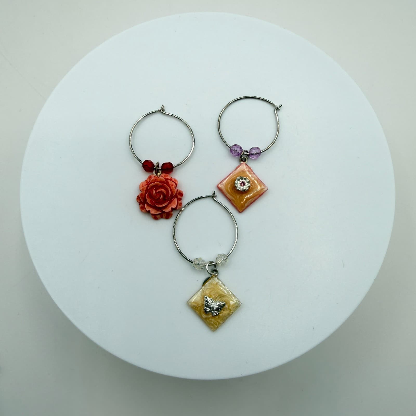 Vintage Wine Glass Charms Set Lot 6pc Silver Tone Hoops Heart Flower Mixed Charm - Thumbnail 7