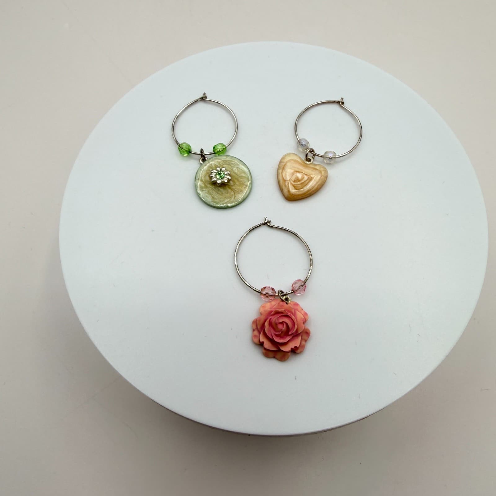 Vintage Wine Glass Charms Set Lot 6pc Silver Tone Hoops Heart Flower Mixed Charm - Thumbnail 6