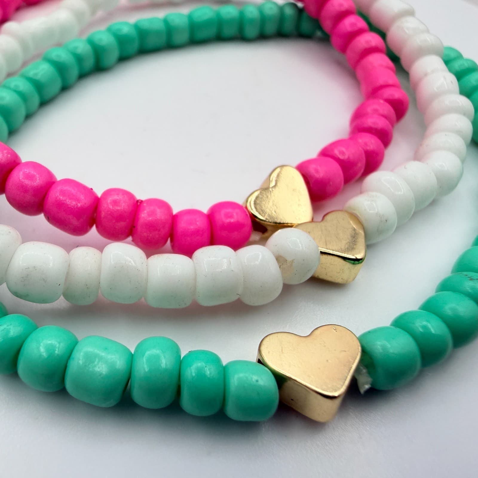 Vintage Beaded Stretch Bracelet Stack Set Pink White Teal Gold Tone Heart Retro - Thumbnail 5