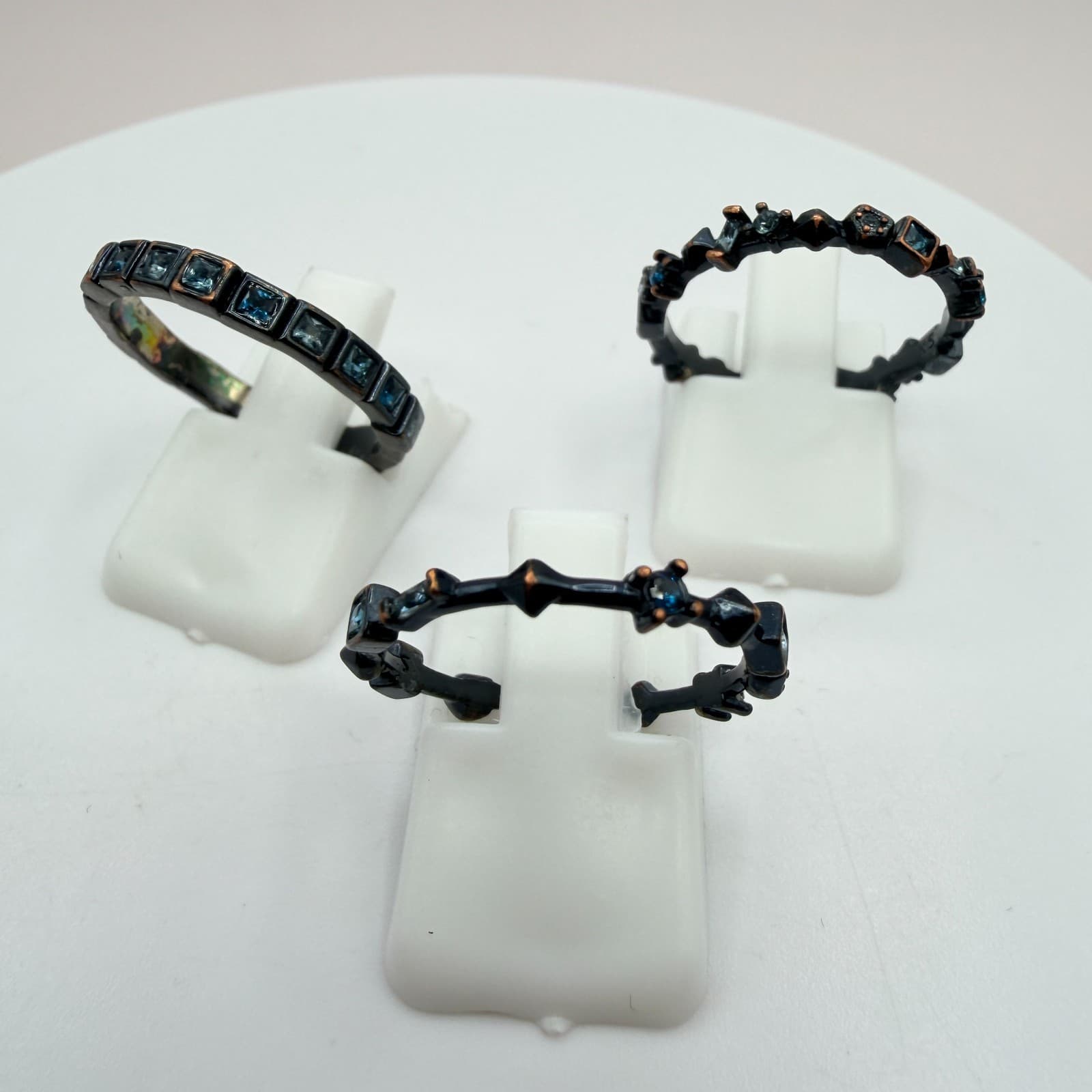 Vintage Black Tone Metal Ring Lot 3pc Blue Crystal Cluster Band Textured Stack - Thumbnail 3