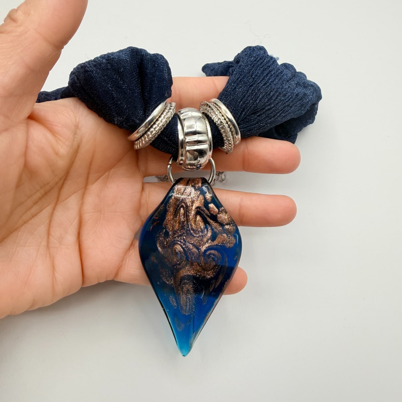 Vintage Silver Tone Blue Art Glass Pendant Necklace Navy Ribbon Scarf Choker 90s - Thumbnail 7