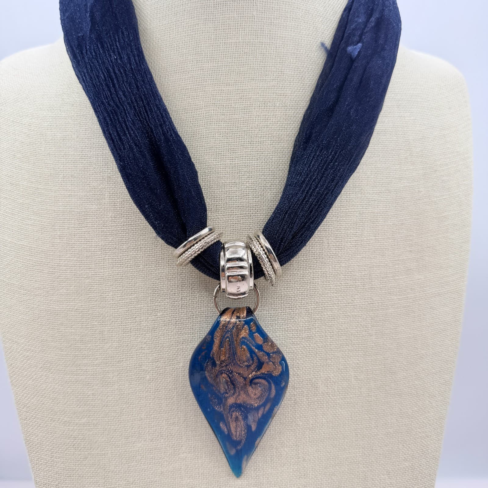 Vintage Silver Tone Blue Art Glass Pendant Necklace Navy Ribbon Scarf Choker 90s - Thumbnail 2