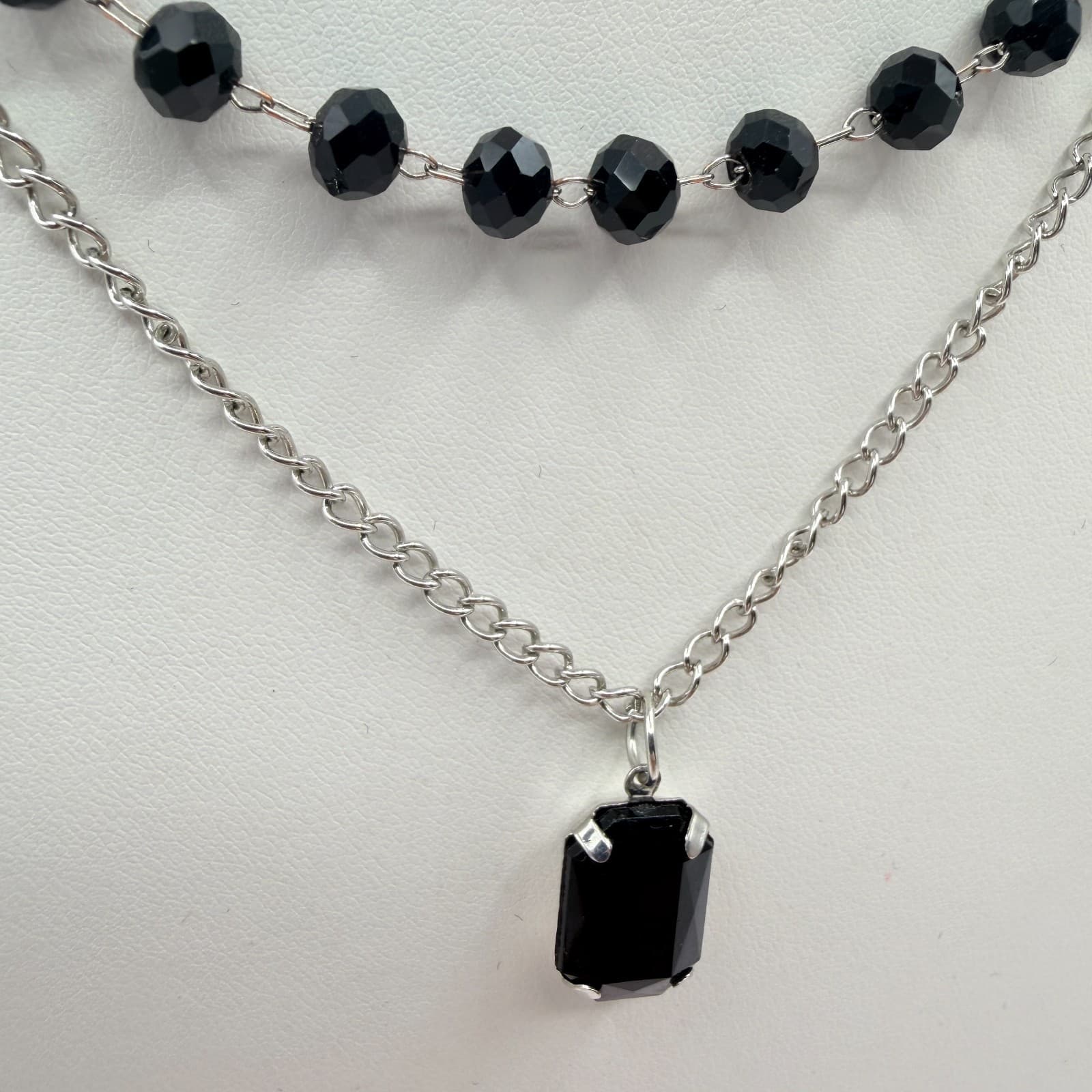 Vintage Silver Tone Black Beaded Layered Necklace Pendant Faceted Rhinestone 90s - Thumbnail 6