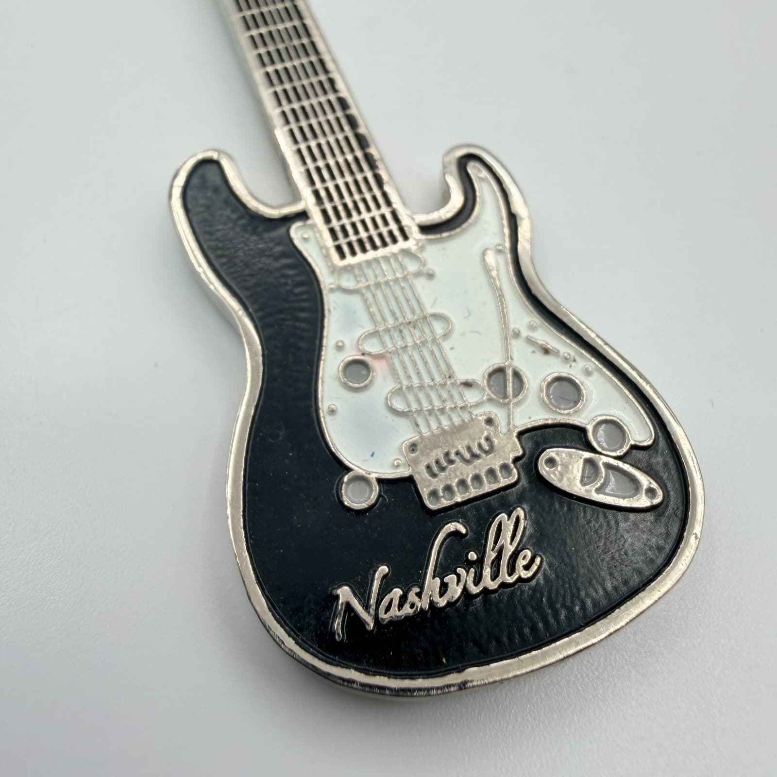 Vintage Silver Tone Nashville Guitar Keychain Black Enamel Souvenir Music Retro - Thumbnail 3