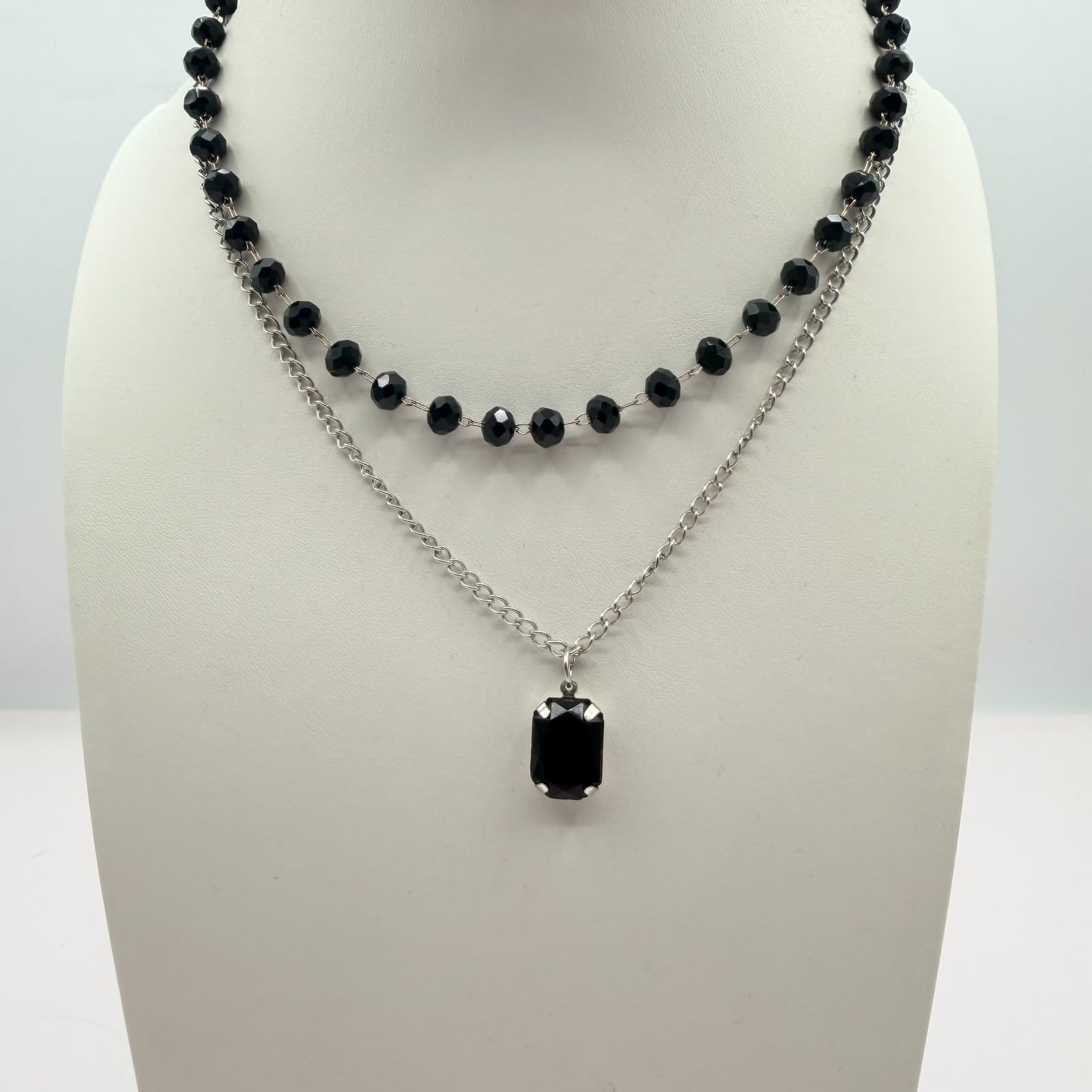 Vintage Silver Tone Black Beaded Layered Necklace Pendant Faceted Rhinestone 90s - Thumbnail 2