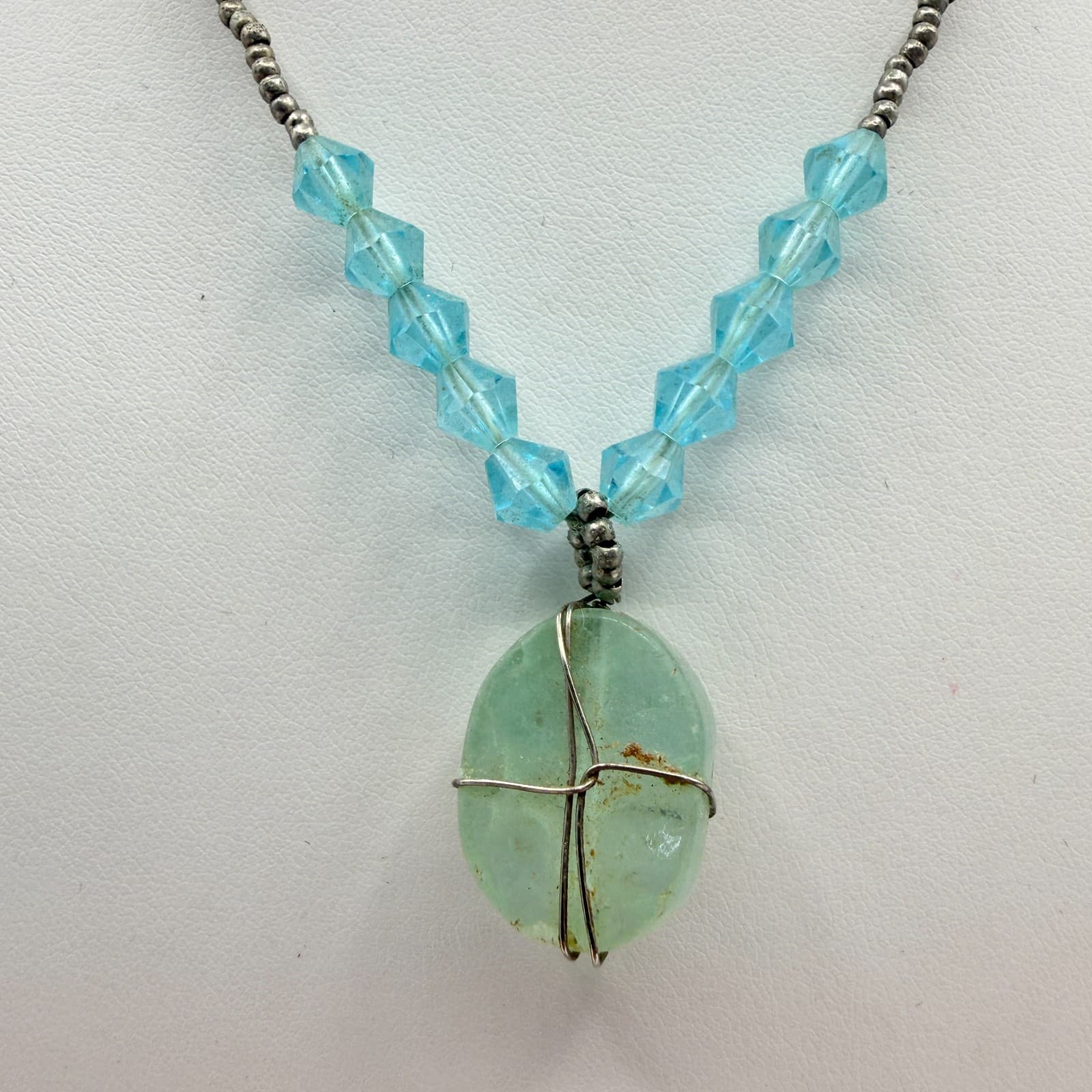 Vintage Silver Tone Wire Wrapped Green Stone Pendant Necklace Light Blue Bead - Thumbnail 4